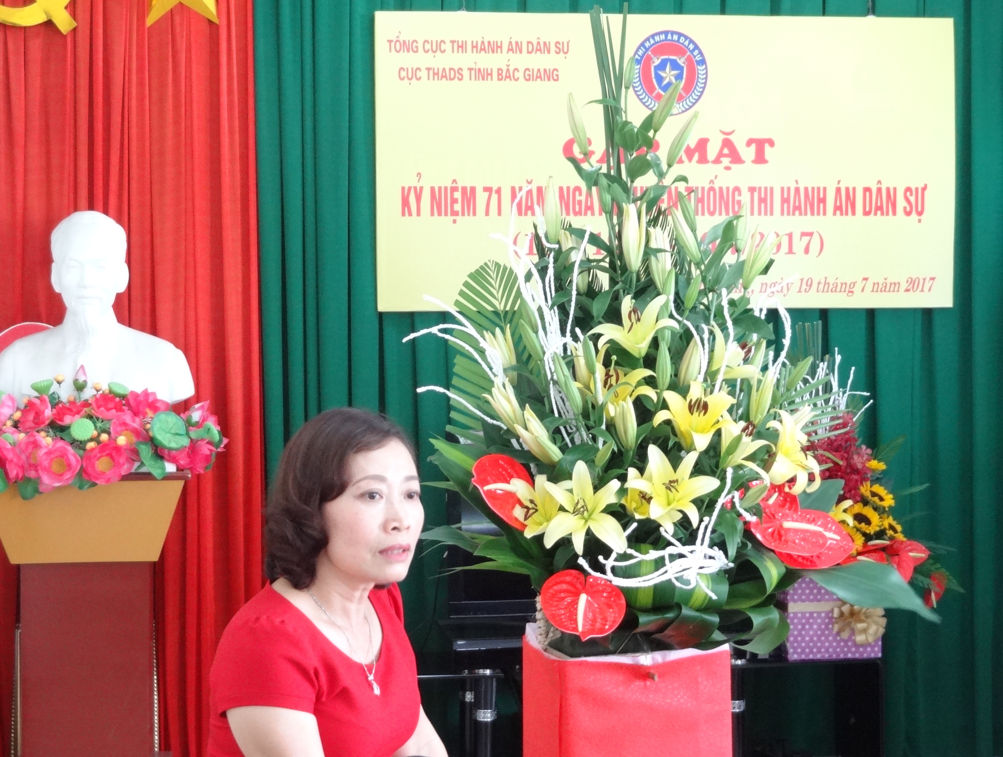 Cục Thi hành án dân sự tỉnh Bắc Giang tổ chức gặp mặt, nói chuyện nhân dịp Kỷ niệm 71 năm Ngày Truyền thống Thi hành án dân sự (19/7/1946-19/7/2017)