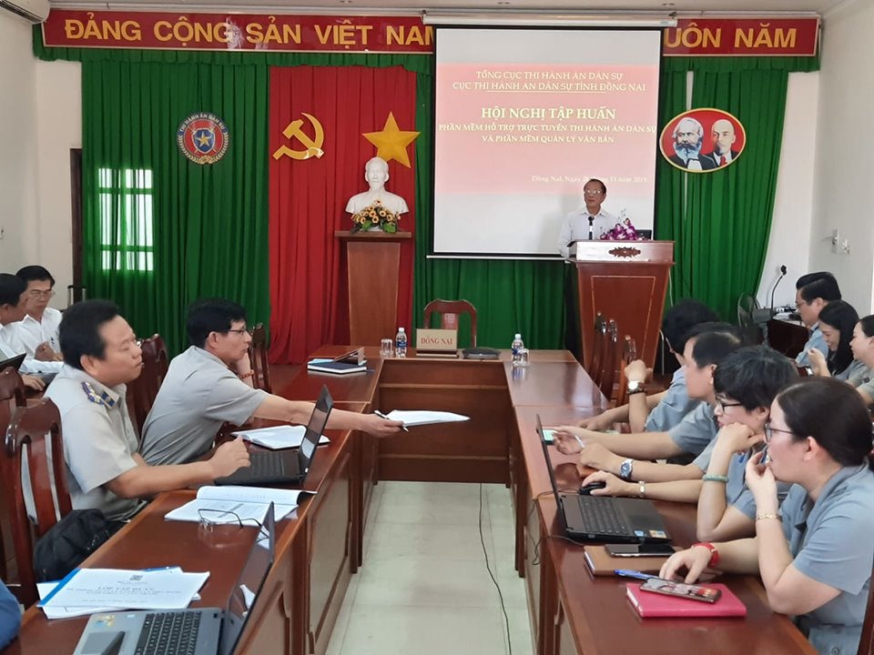 Đồng chí Phan Văn Châu - Cục trưởng Cục THADS tỉnh chỉ đạo tại Hội nghị Tập huấn