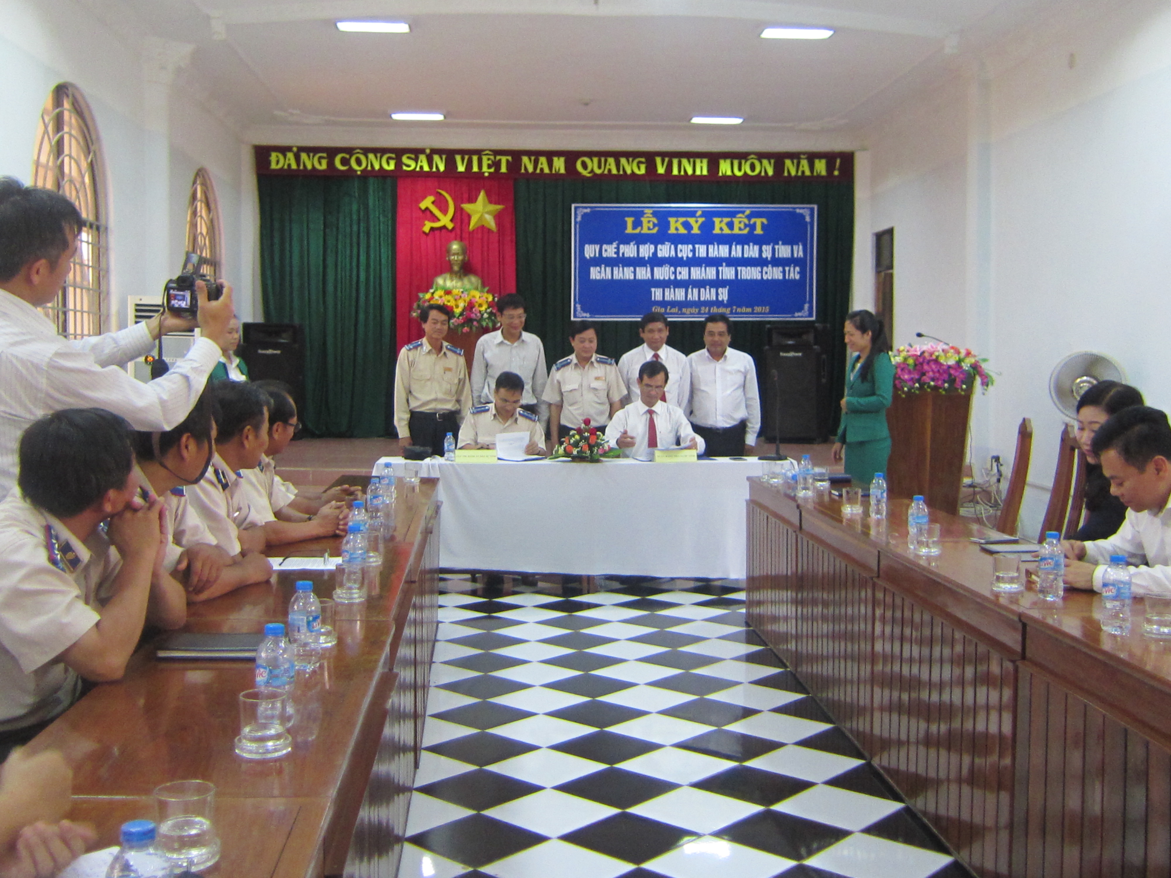 Cục Thi hành án dân sự tỉnh và Ngân hàng Nhà nước chi nhánh tỉnh Gia Lai ký kết Quy chế phối hợp trong công tác thi hành án dân sự
