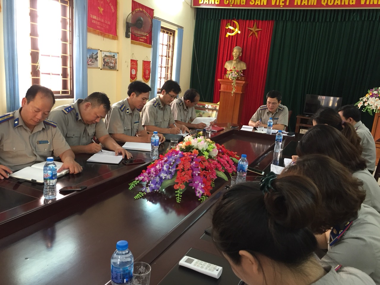 Đồng chí Cục trưởng Cục Thi hành án dân sự tỉnh làm việc tại Chi cục Thi hành án dân sự thành phố Chí Linh