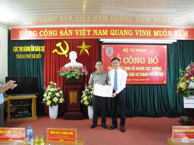 Lễ trao quyết định điều động, bổ nhiệm chức vụ Cục trưởng  Cục Thi hành án dân sự thành phố Hà Nội