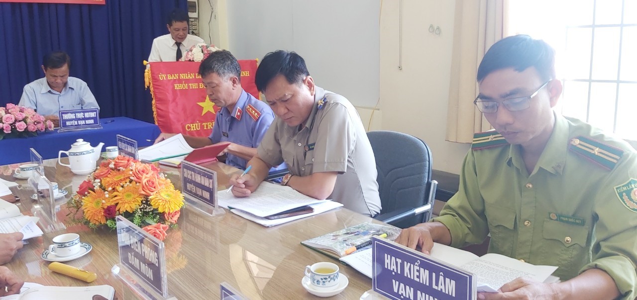 Lãnh đạo Ủy ban nhân dân huyện Diên Khánh thăm và chúc tết Chi cục Thi hành án dân sự huyện Diên Khánh
