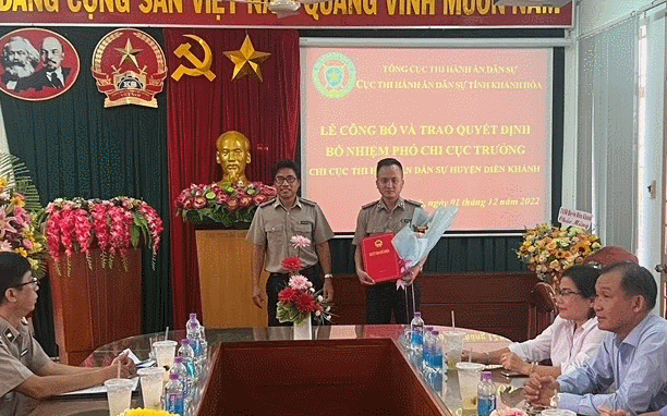 Trao quyết định bổ nhiệm, bổ nhiệm lại Phó Chi cục trưởng Chi cục Thi hành án dân sự huyện Diên Khánh