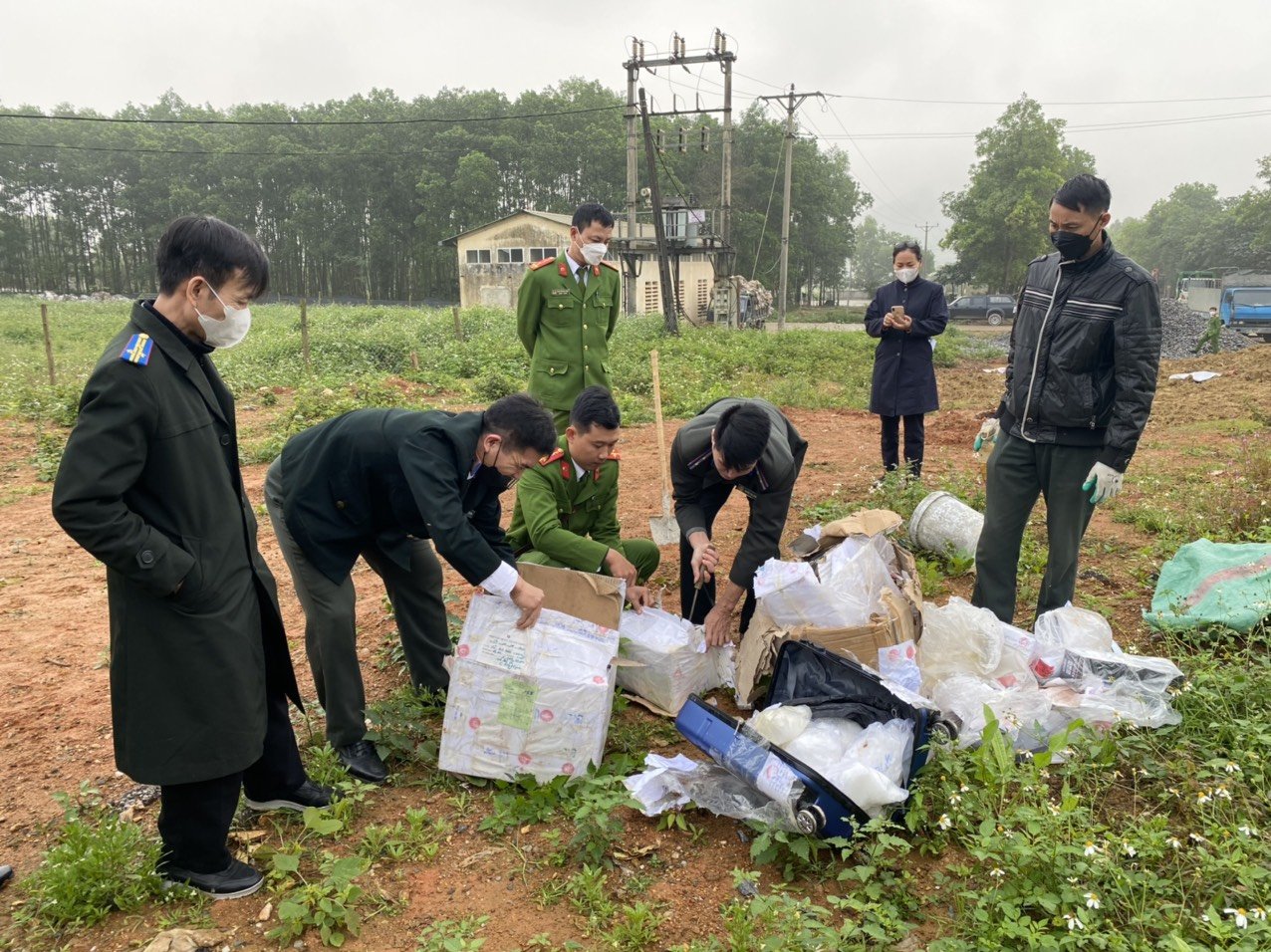 Cục Thi hành án dân sự tỉnh Nghệ An thực hiện việc tiêu hủy tang vật là Ma túy với số lượng lớn trong những ngày cuối cùng của năm 2024