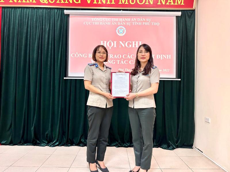 Cục Thi hành án dân sự tỉnh Phú Thọ tổ chức hội nghị công bố và trao các quyết định về công tác cán bộ