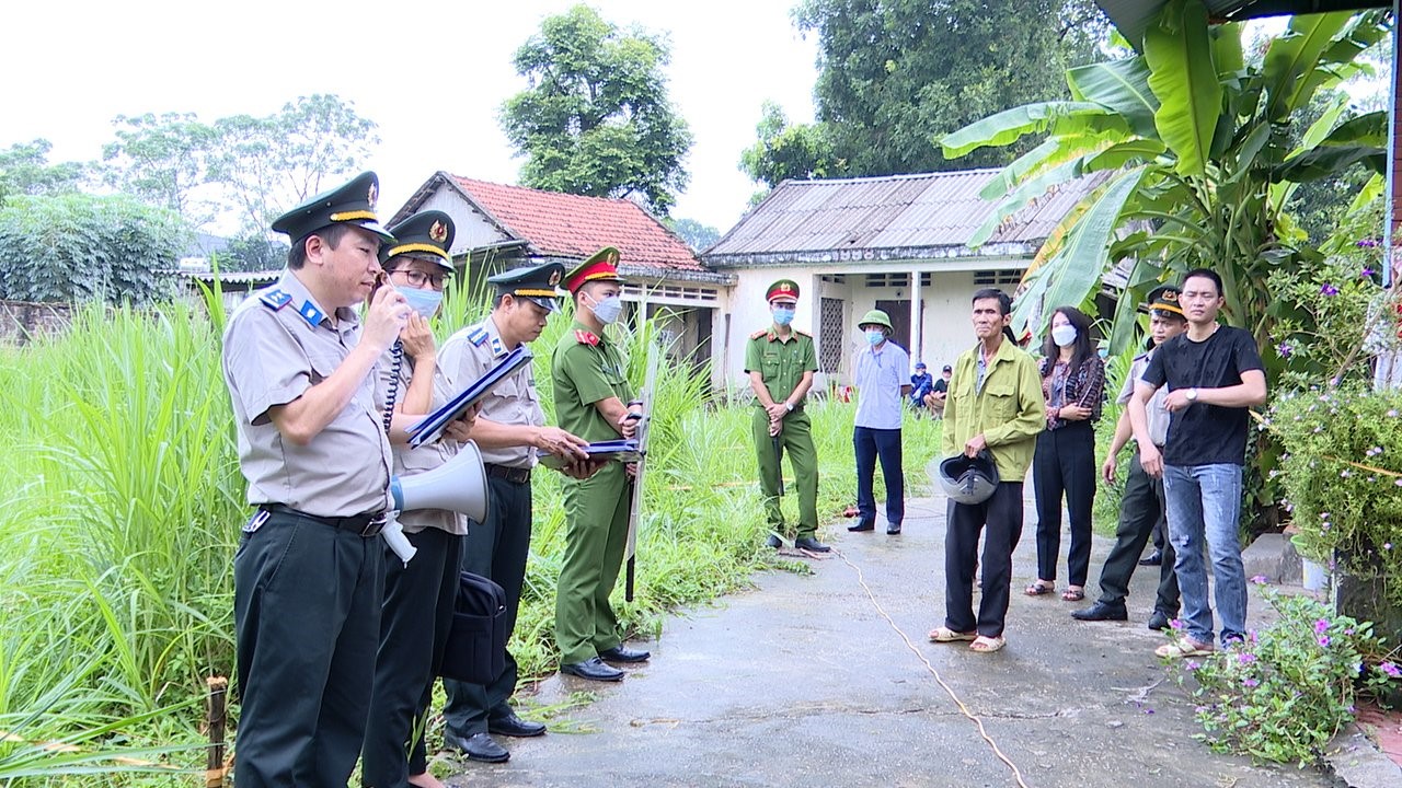 Chi cục Thi hành án dân sự huyện Thanh Ba tổ chức thực hiện cưỡng chế tại xã Thanh Hà, huyện Thanh Ba
