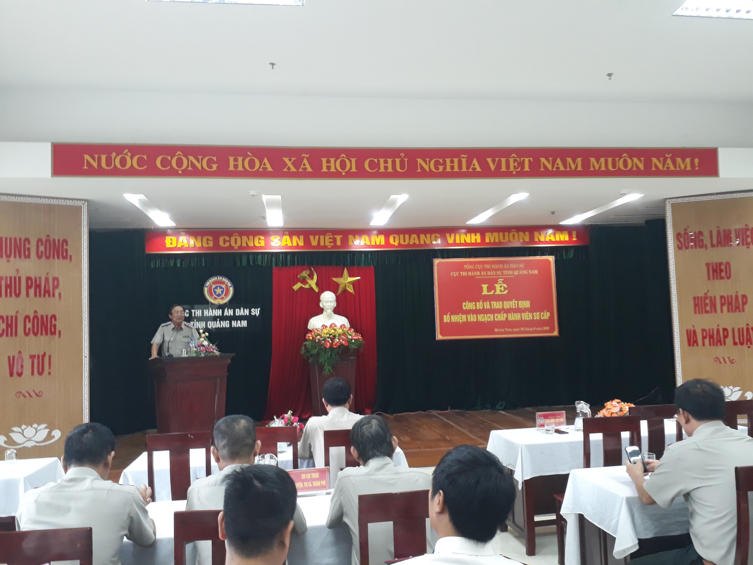 Cục Thi hành án dân sự tỉnh Quảng Nam công bố quyết định điều động, bổ nhiệm Chi cục trưởng Chi cục Thi hành án dân sự thị xã Điện Bàn