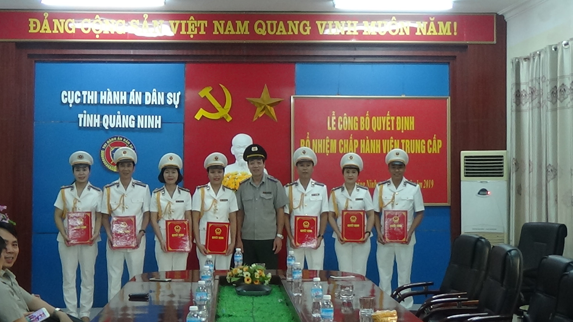 Cục Thi hành án dân sự tỉnh Quảng Ninh tổ chức Lễ công bố Quyết định bổ nhiệm Chấp hành viên trung cấp