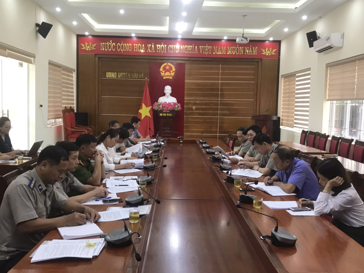 Ban chỉ đạo thi hành án dân sự tỉnh Quảng Ninh: Làm việc với BCĐ THADS huyện Hải Hà về việc chấp hành các quy định của pháp luật trong công tác thi hành án dân sự.