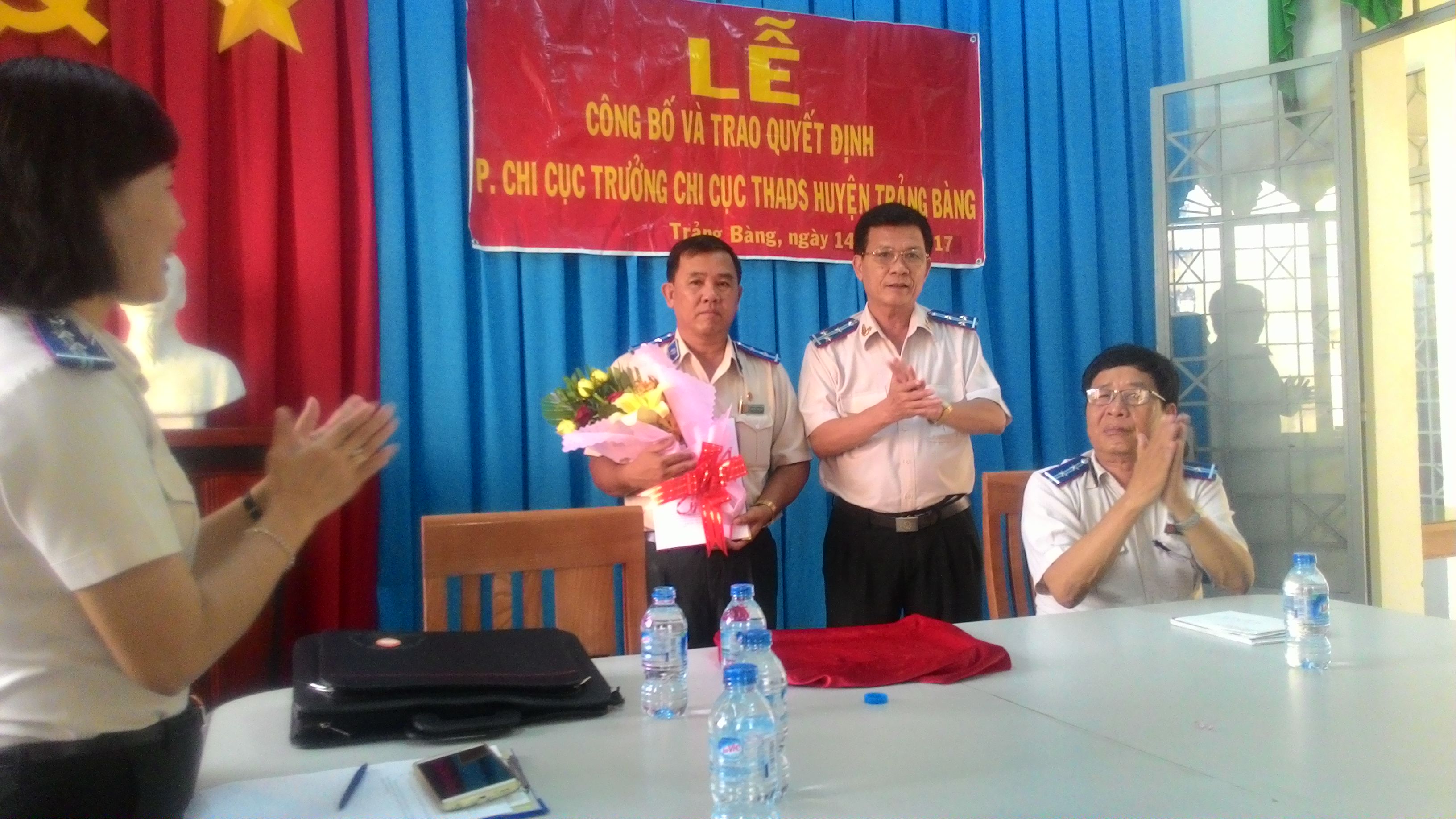 Công bố, trao Quyết định bổ nhiệm Phó Chi cục trưởng Chi cục THADS huyện Trảng Bàng, tỉnh Tây Ninh