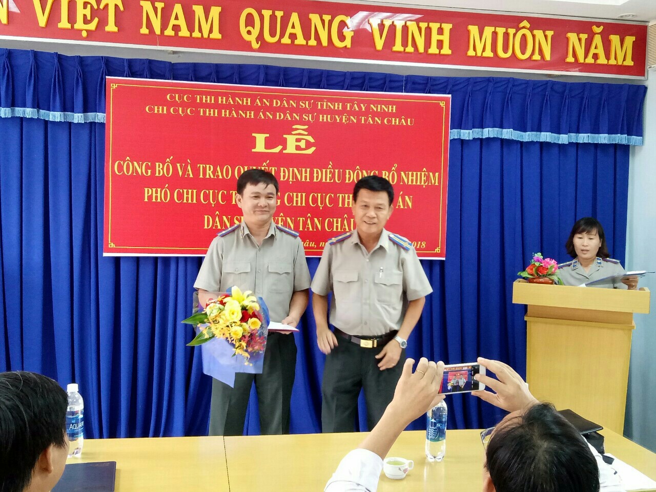 Công bố, trao Quyết định điều động Phó Chi cục trưởng Chi cục THADS huyện Tân Châu và Trưởng phòng Tổ chức cán bộ - Cục THADS tỉnh Tây Ninh