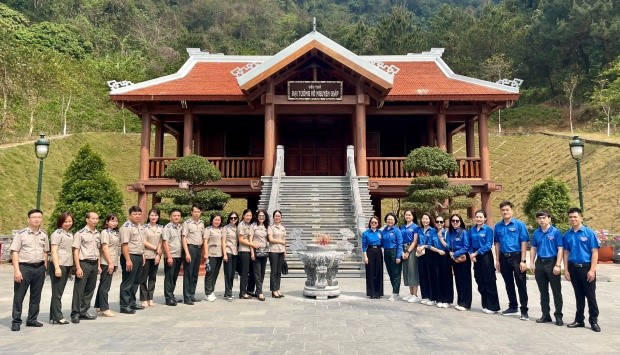 Chi đoàn Cục THADS tỉnh Thái Nguyên tổ chức dâng hương và tham gia hoạt động tình nguyện tại tỉnh Sơn La