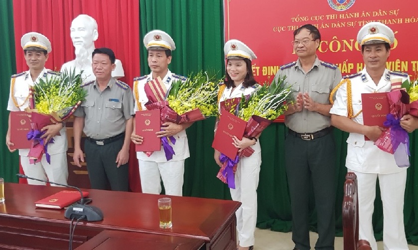 Cục THADS tỉnh Thanh Hóa tổ chức lễ công bố và trao quyết định bổ nhiệm Chấp hành viên trung cấp