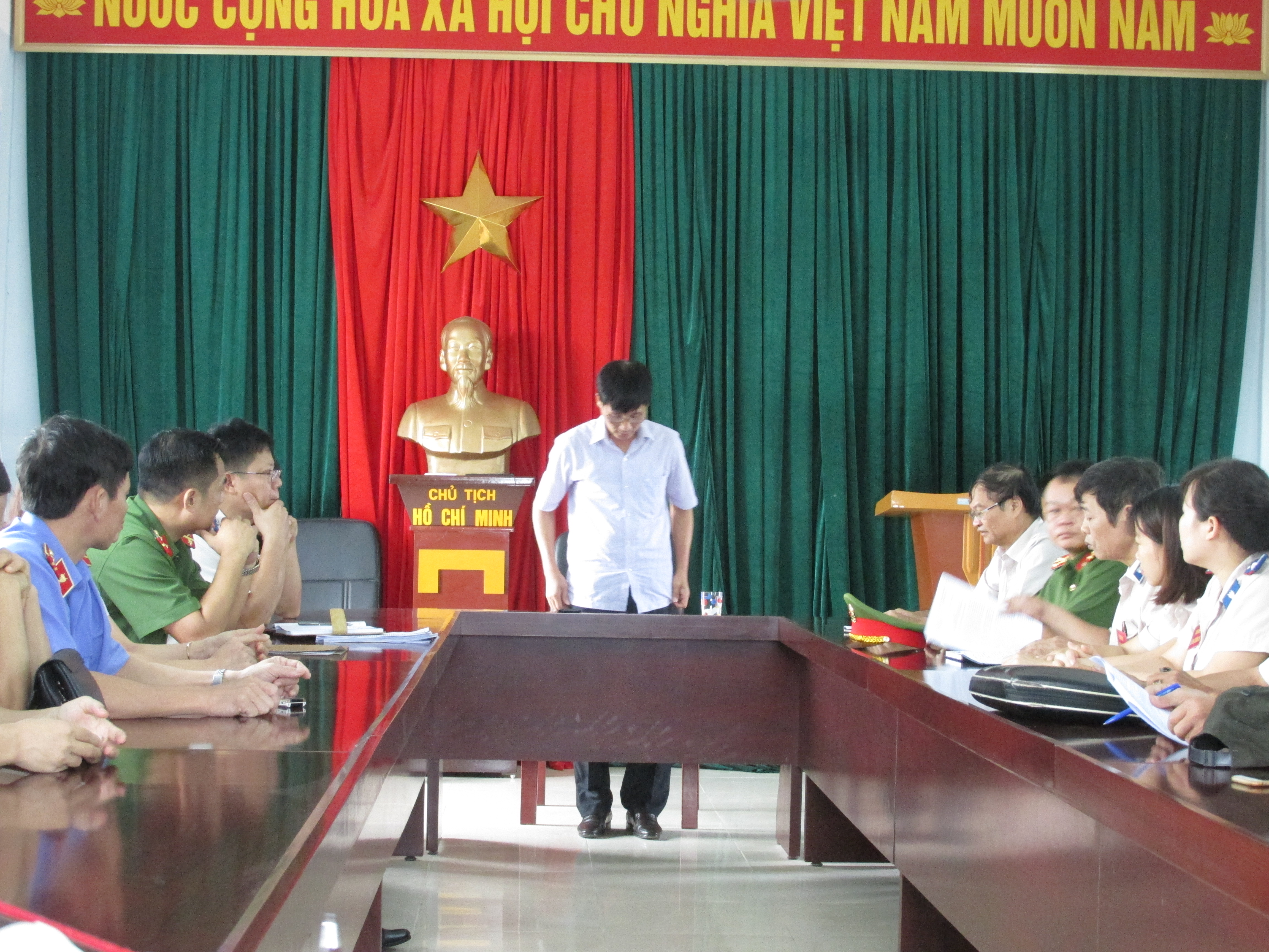 Đ/c Lê Văn Duyệt - P.Chủ tịch UBND huyện, Trưởng ban Chỉ đạo THA quán triệt nhiệm vụ trước cưỡng chế