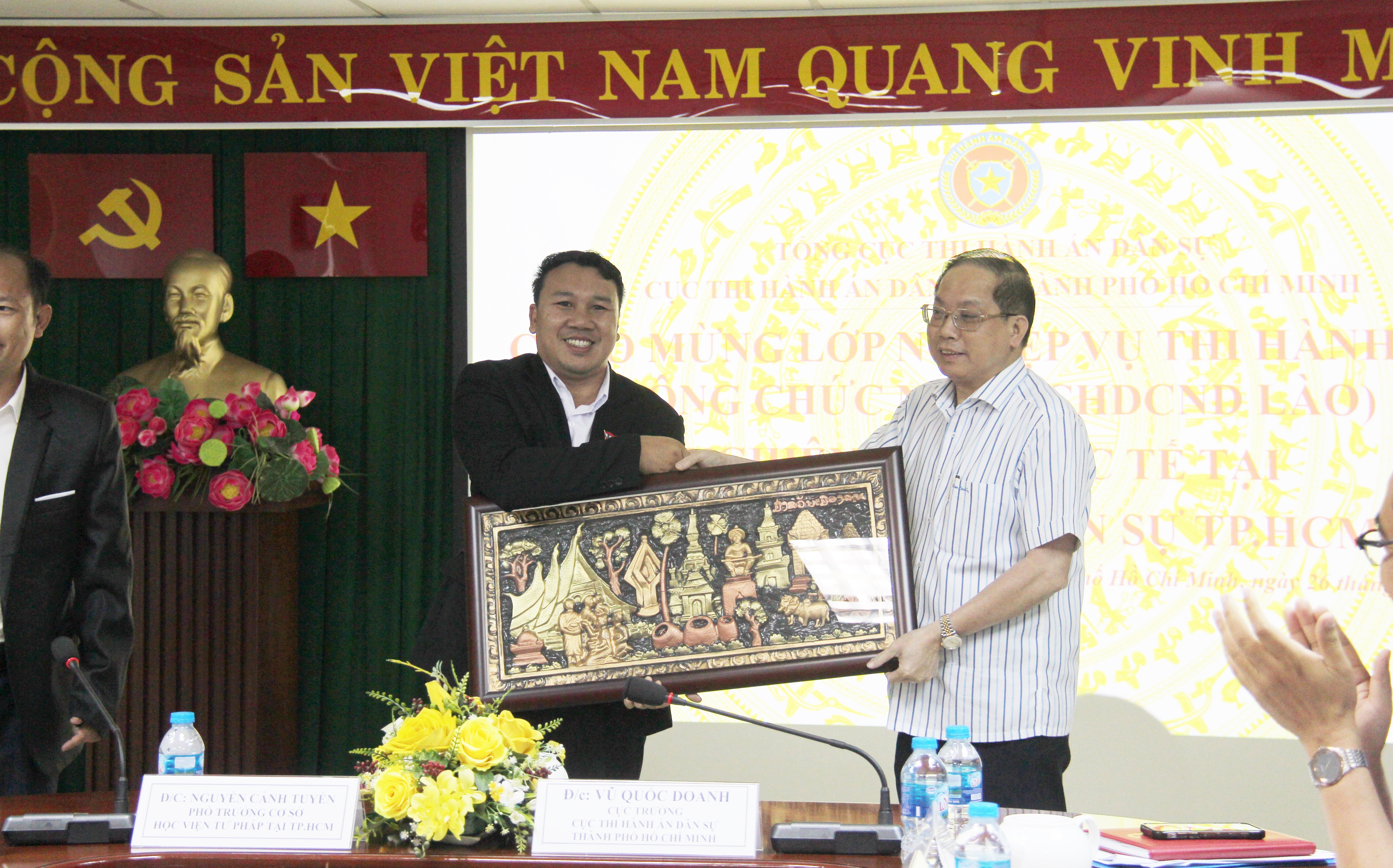 Đoàn Học viên nước Cộng hòa dân chủ nhân dân Lào  Học tập và trao đổi nghiệp vụ công tác THADS
