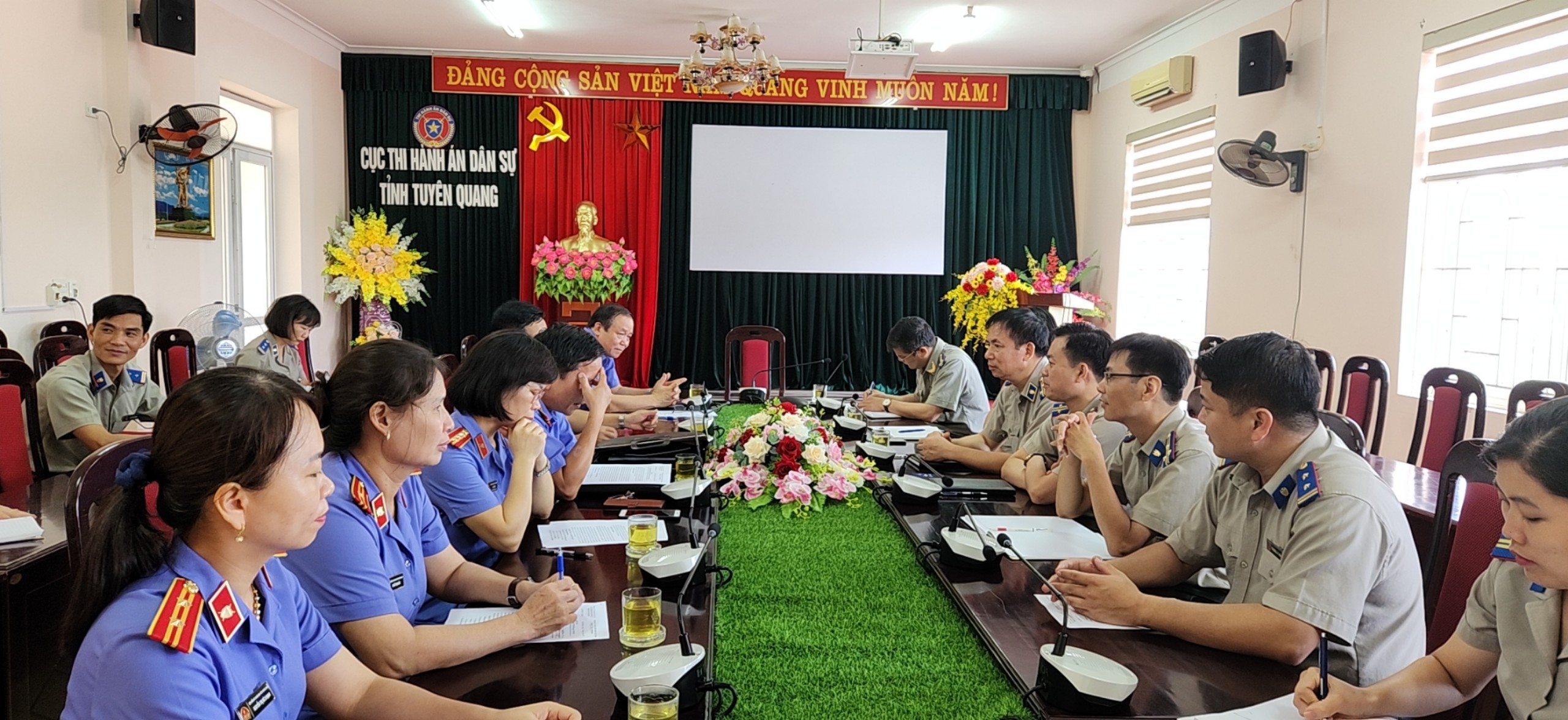 Viện Kiểm sát nhân dân tỉnh công bố quyết định kiểm sát trực tiếp tại Cục Thi hành án dân sự Tuyên Quang