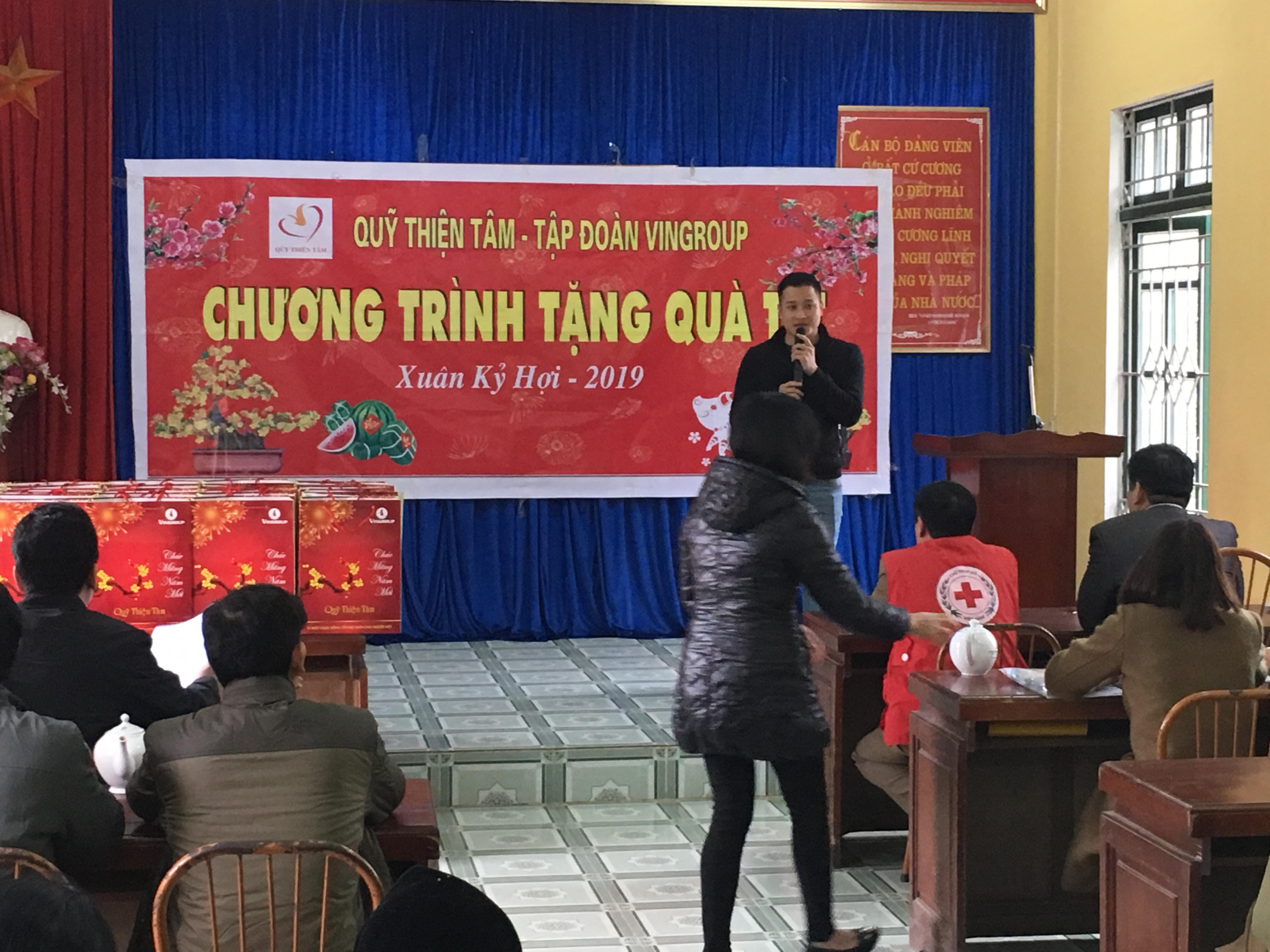 Cục Thi hành án dân sự tỉnh Yên Bái thăm và chúc tết các hộ nghèo tại xã Động Quan, huyện Lục Yên, tỉnh Yên Bái