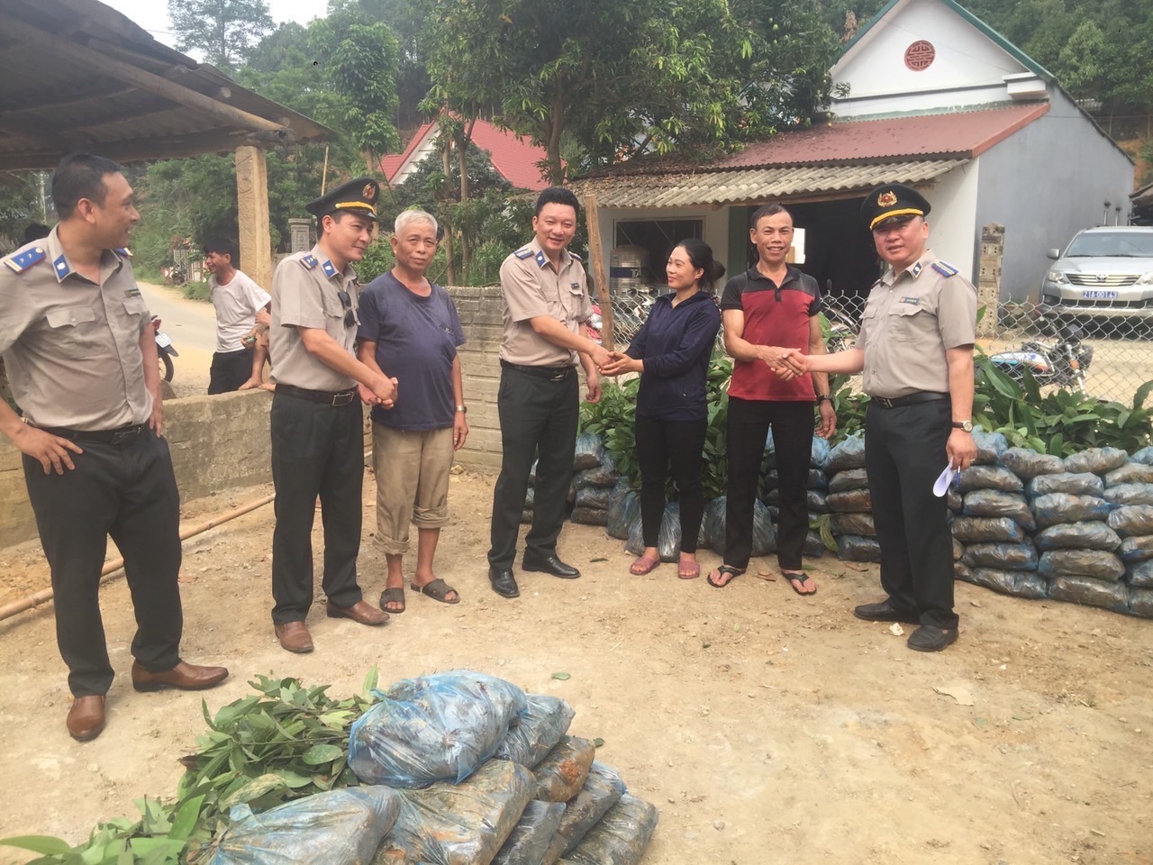 Chi cục Thi hành án dân sự huyện Văn Yên chung sức xây dựng nông thôn mới