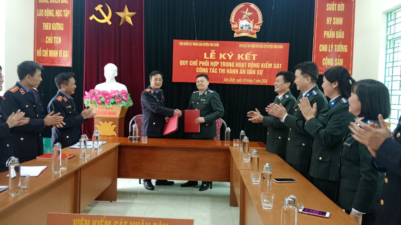 Lễ ký kết quy chế phối hợp trong hoạt động kiểm sát công tác THADS huyện Văn Chấn