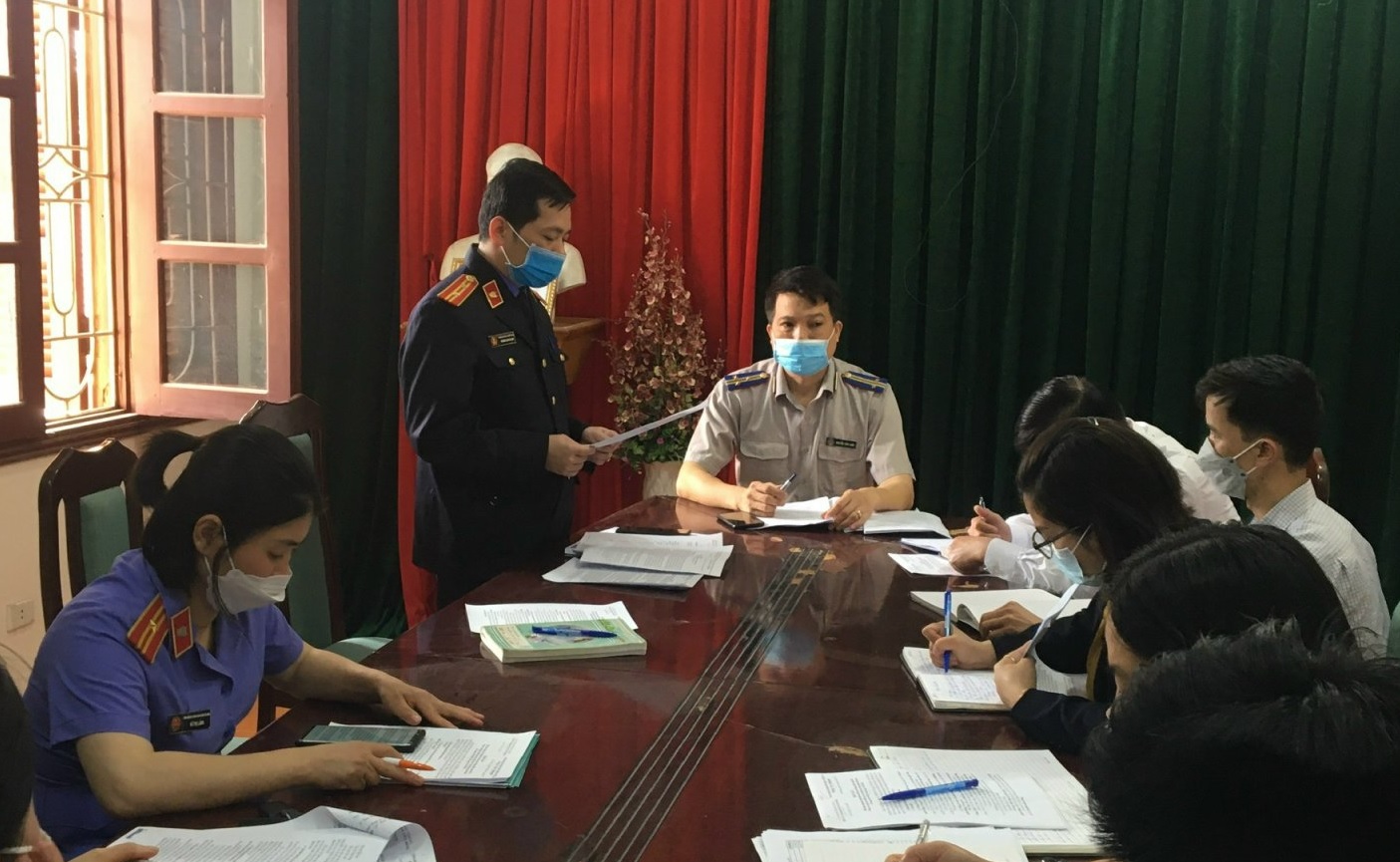 Viện kiểm sát nhân dân huyện Yên Dũng tiến hành trực tiếp kiểm sát công tác thi hành án dân sự tại Chi cục Thi hành án dân sự huyện Yên Dũng.