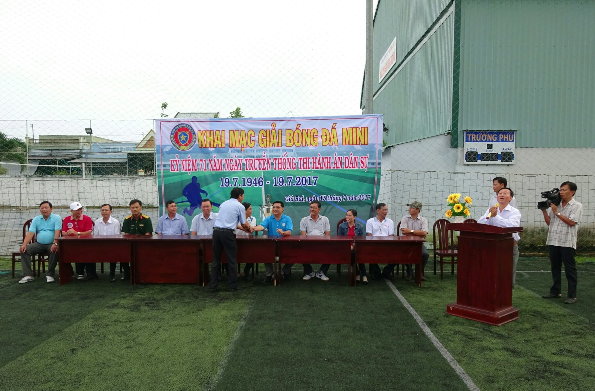Ngành Thi hành án dân sự tỉnh Bạc Liêu tổ chức Giải bóng đá Mini nam nhân dịp Kỷ niệm 71 năm Ngày truyền thống Ngành thi hành án dân sự (19/7/1946 - 19/7/2017)