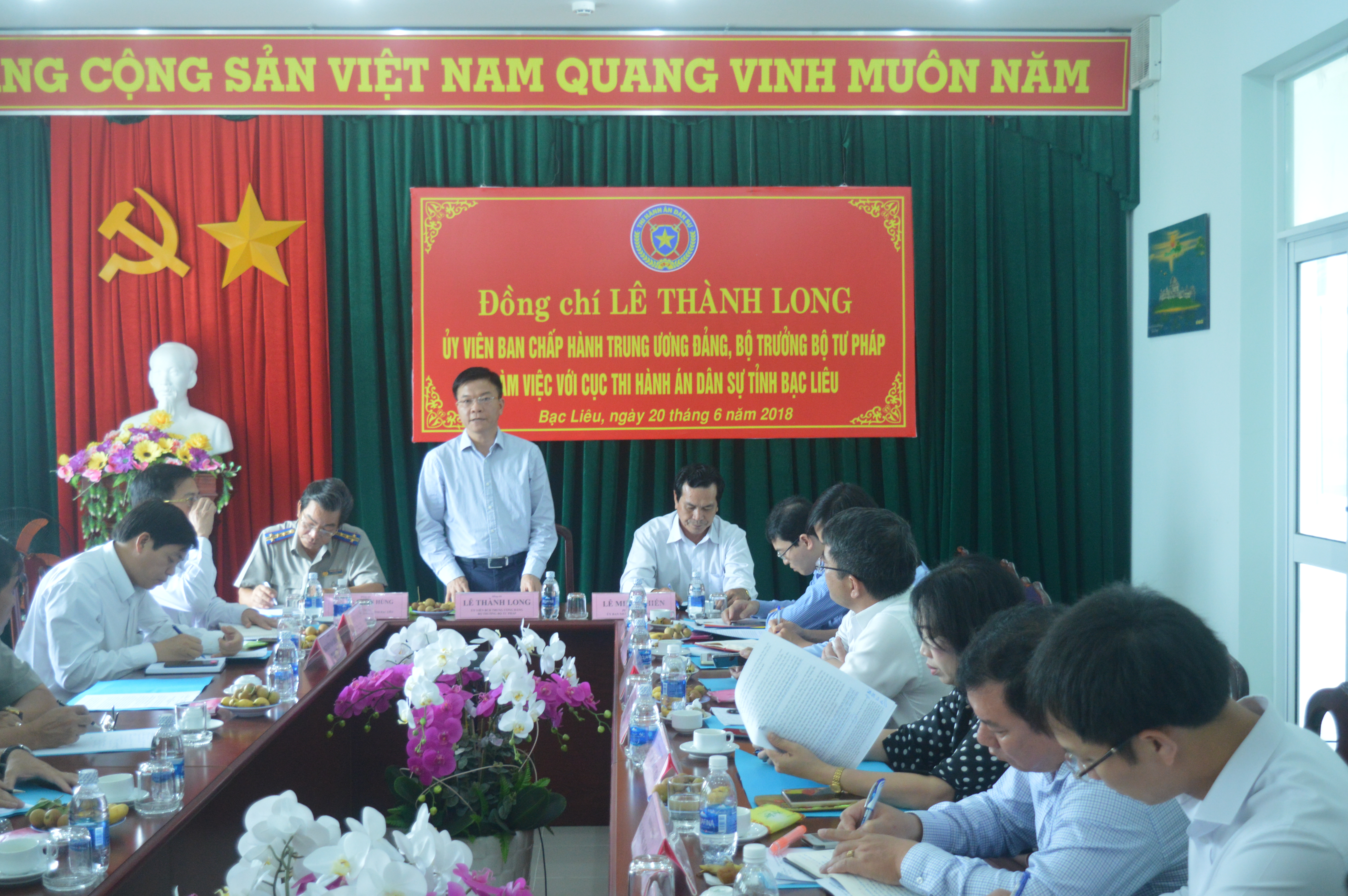 Bộ trưởng Bộ Tư pháp Lê Thành Long làm việc với Cục Thi hành án dân sự tỉnh