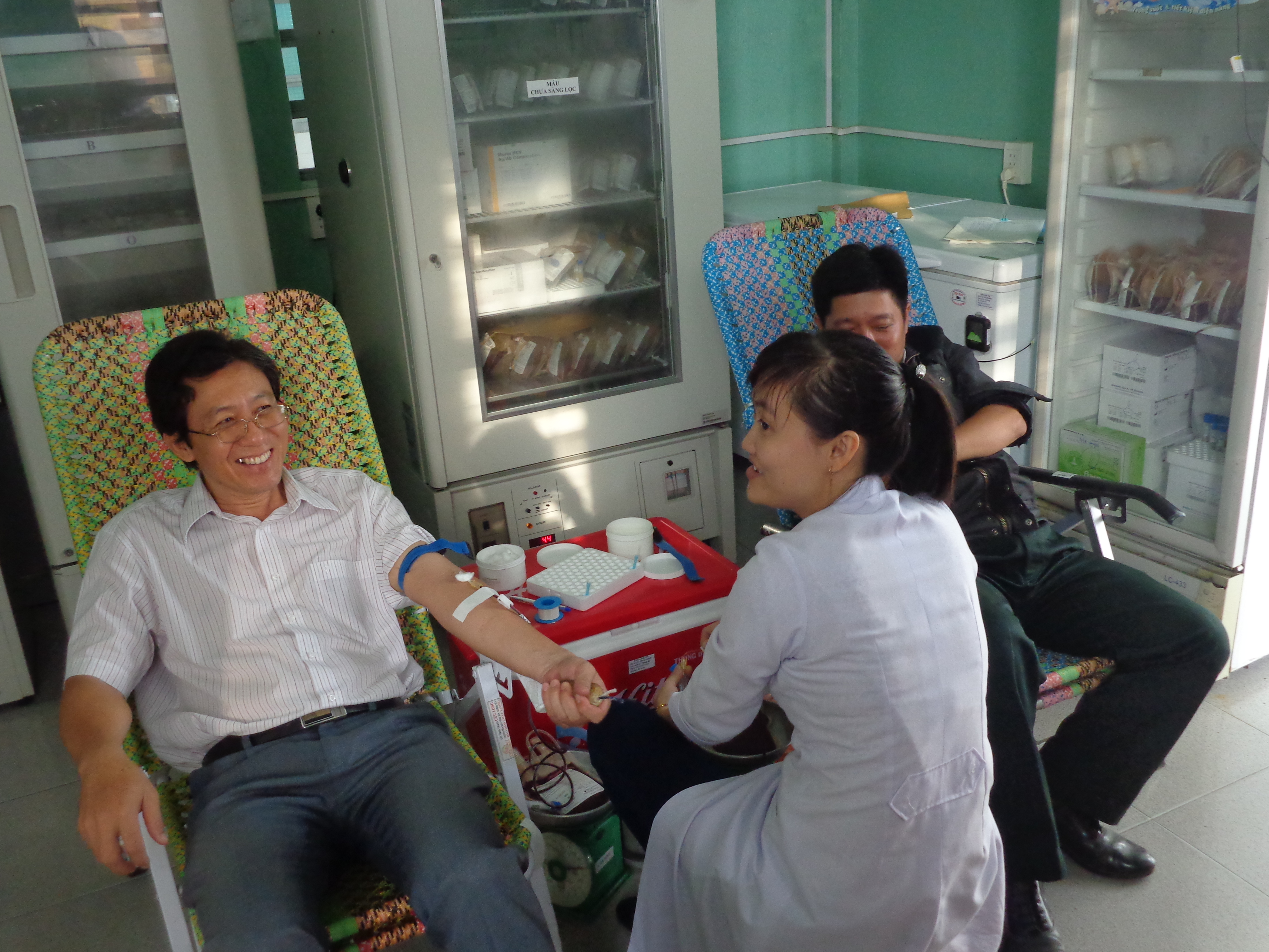 Cục Thi hành án dân sự tỉnh Bến Tre tổ chức hiến máu tình nguyện đợt II năm 2015