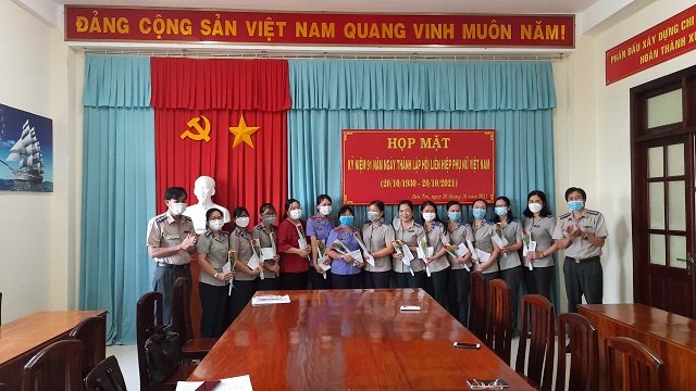 Công đoàn cơ sở Cục Thi hành án dân sự tỉnh tổ chức họp mặt nhân kỷ niệm 91 năm Ngày thành lập Hội Liên hiệp Phụ nữ Việt Nam 20.10
