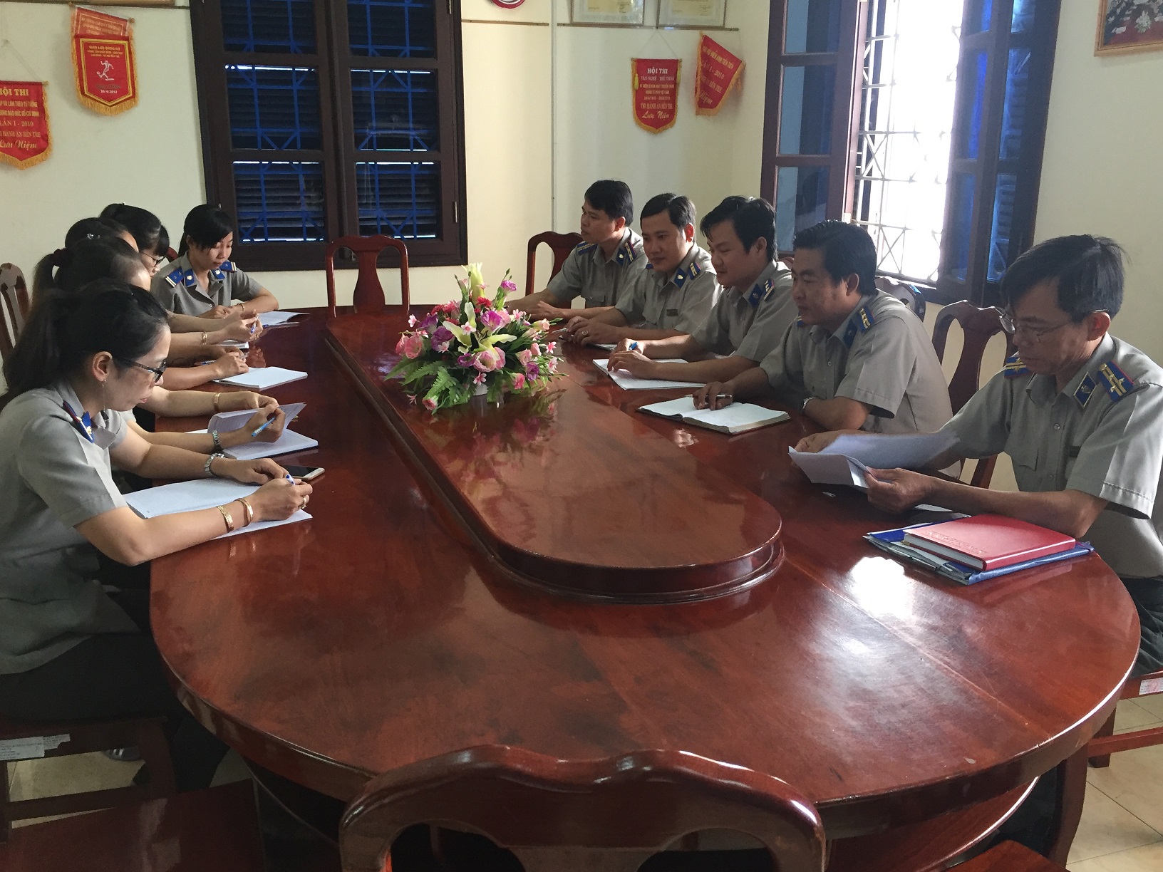 Chi cục Thi hành án dân sự huyện Thạnh Phú  thi đua phấn đấu hoàn thành xuất sắc chỉ tiêu nhiệm vụ năm 2018