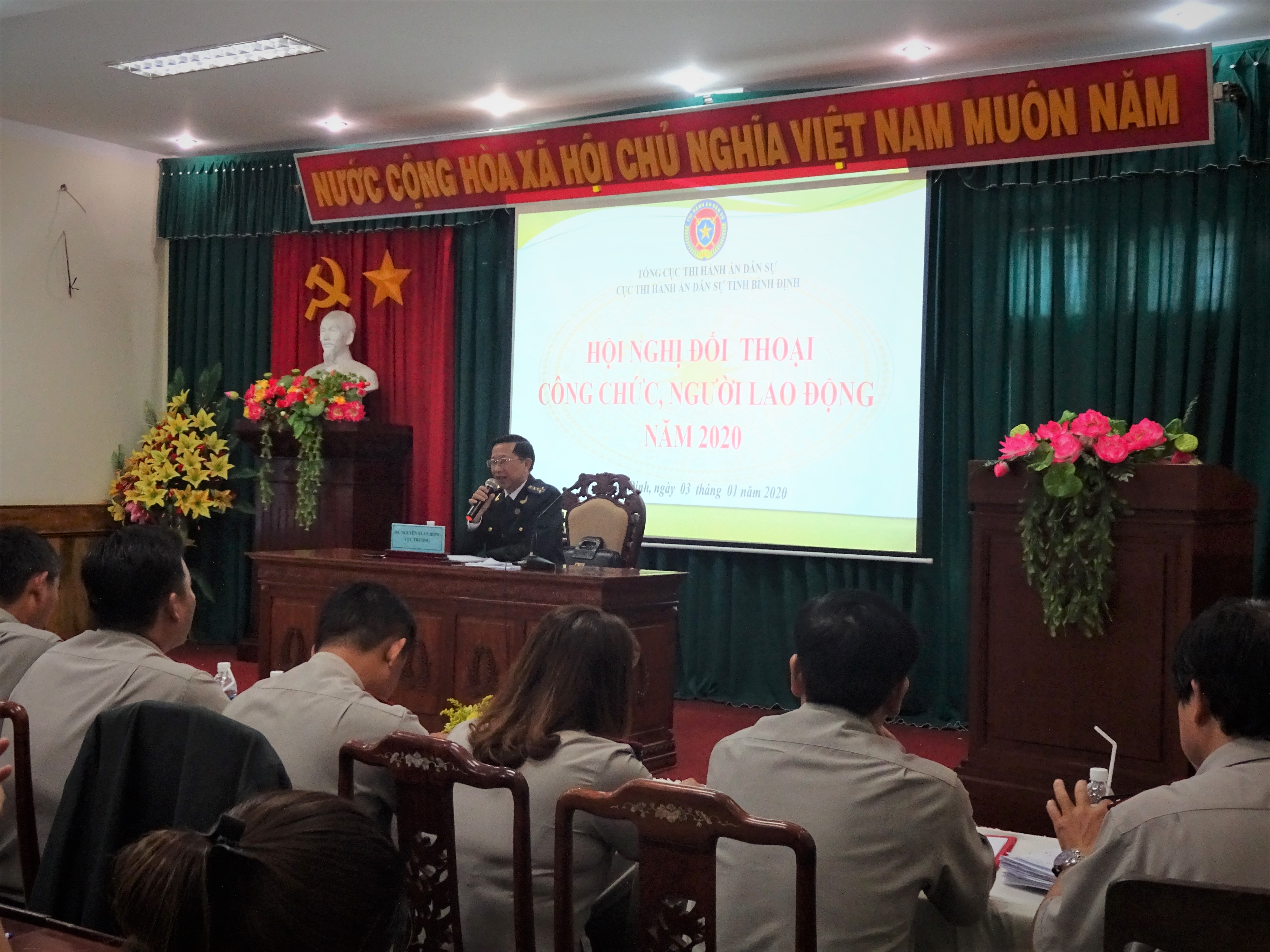 Cục Thi hành án dân sự tỉnh Bình Định tổ chức Hội nghị đối thoại công chức, người lao động năm 2020