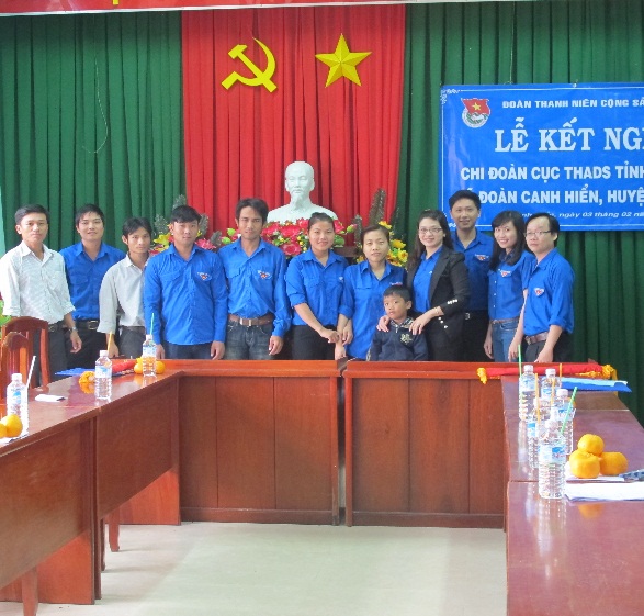 Chi đoàn Cục Thi hành án dân sự tỉnh Bình Định tổ chức hoạt động giao lưu, kết nghĩa tại xã Canh Hiển, huyện Vân Canh, tỉnh Bình Định