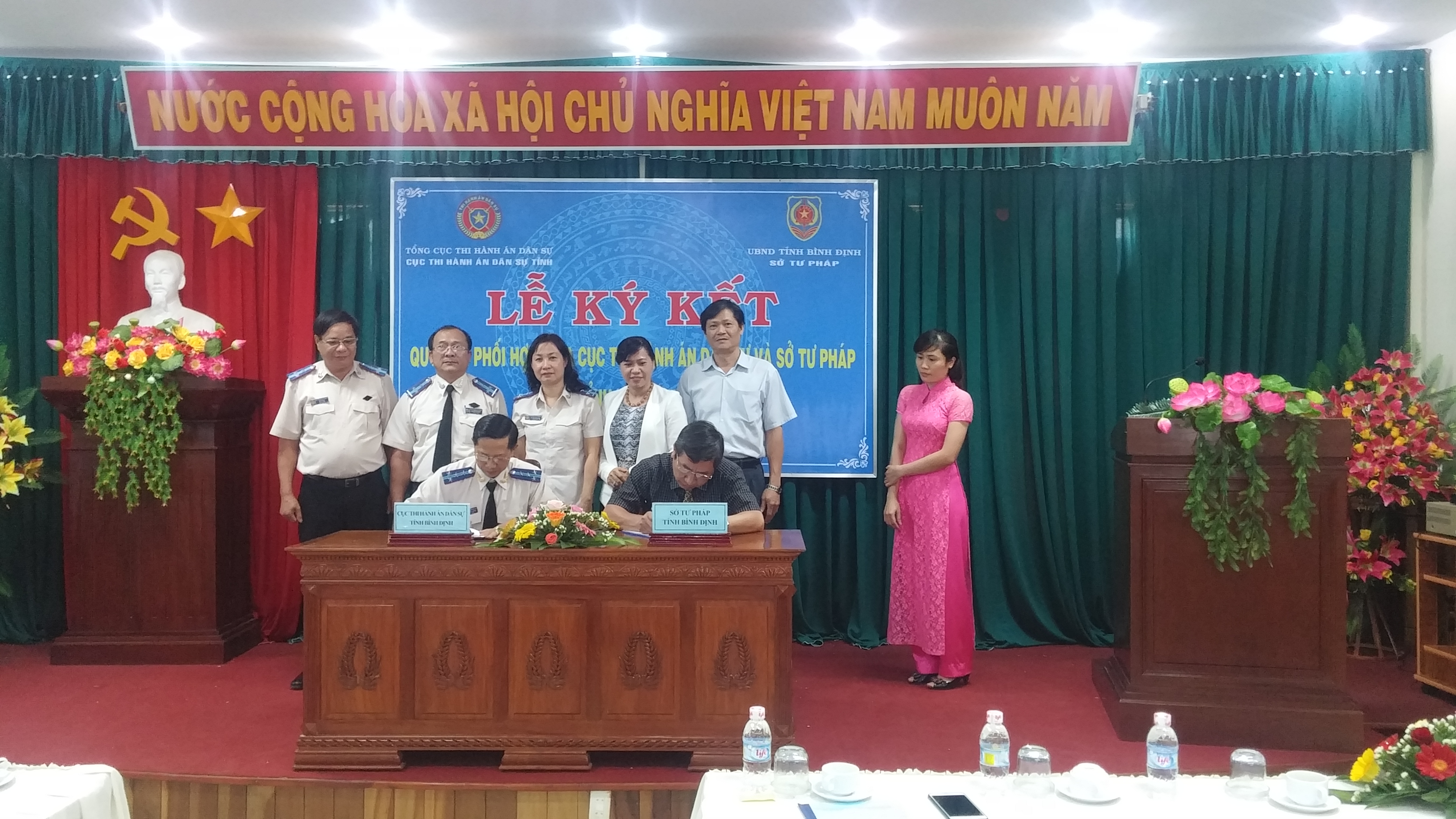 Cục Thi hành án dân sự tỉnh Bình Định ký kết quy chế phối hợp với Sở Tư pháp Bình Định