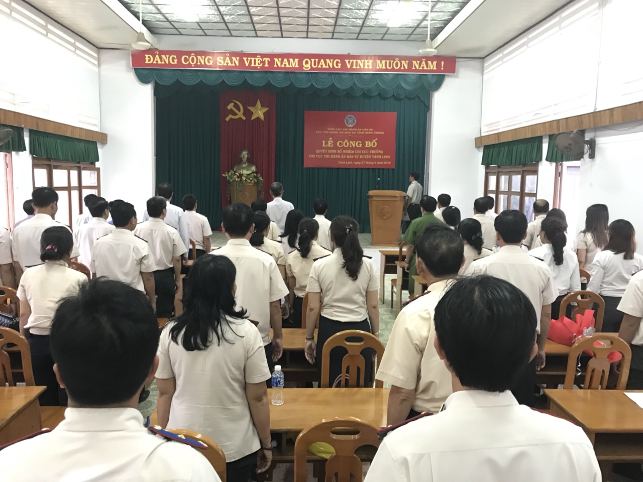 Lễ công bố và trao Quyết định bổ nhiệm chức vụ Chi cục trưởng Chi cục Thi hành án dân sự huyện Tánh Linh