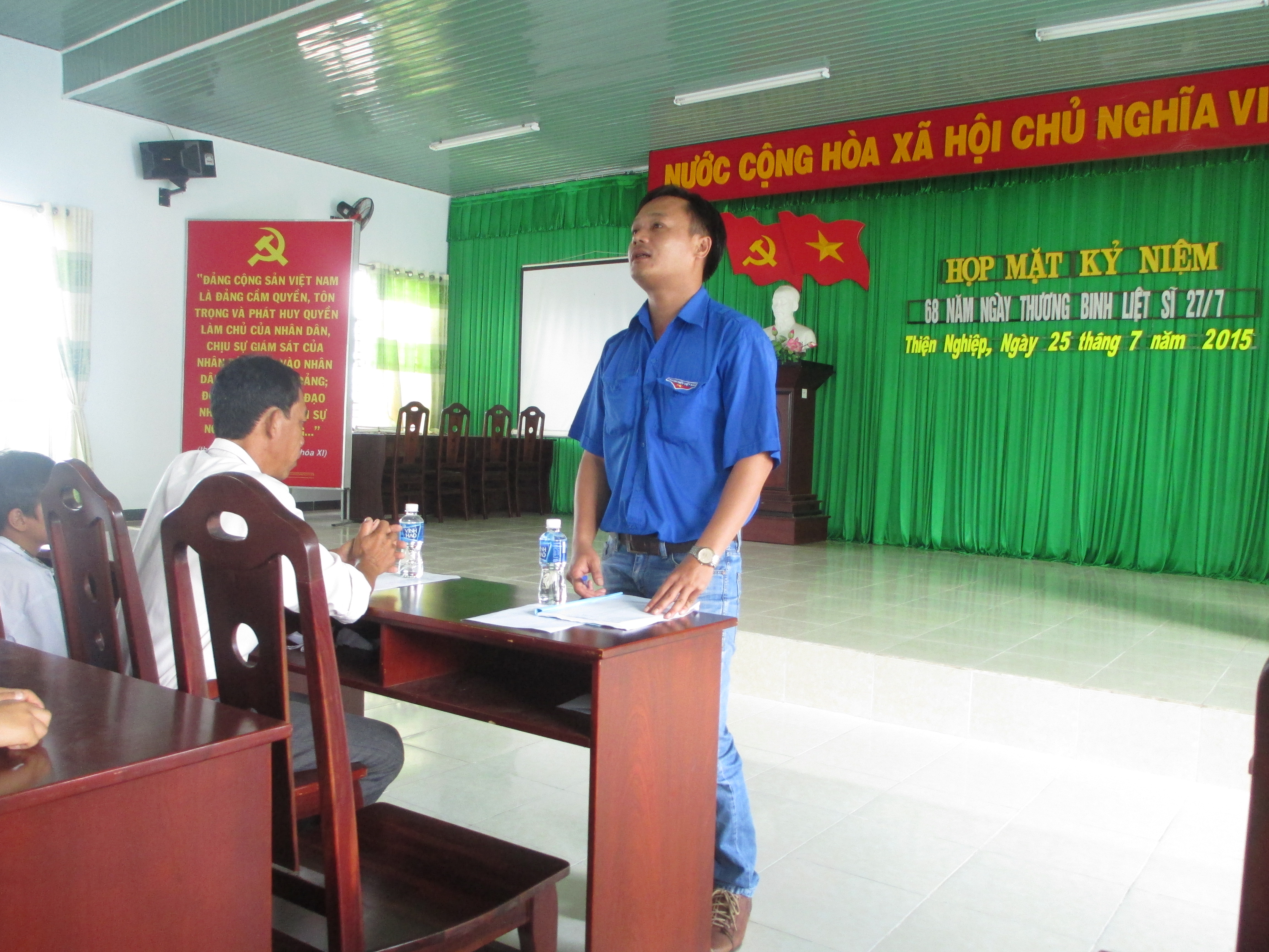 Chi đoàn Sở Tư pháp - Cục Thi hành án dân sự tỉnh tổ chức sinh hoạt, tặng quà kết hợp dã ngoại tại xã Thiện Nghiệp, thành phố Phan Thiết