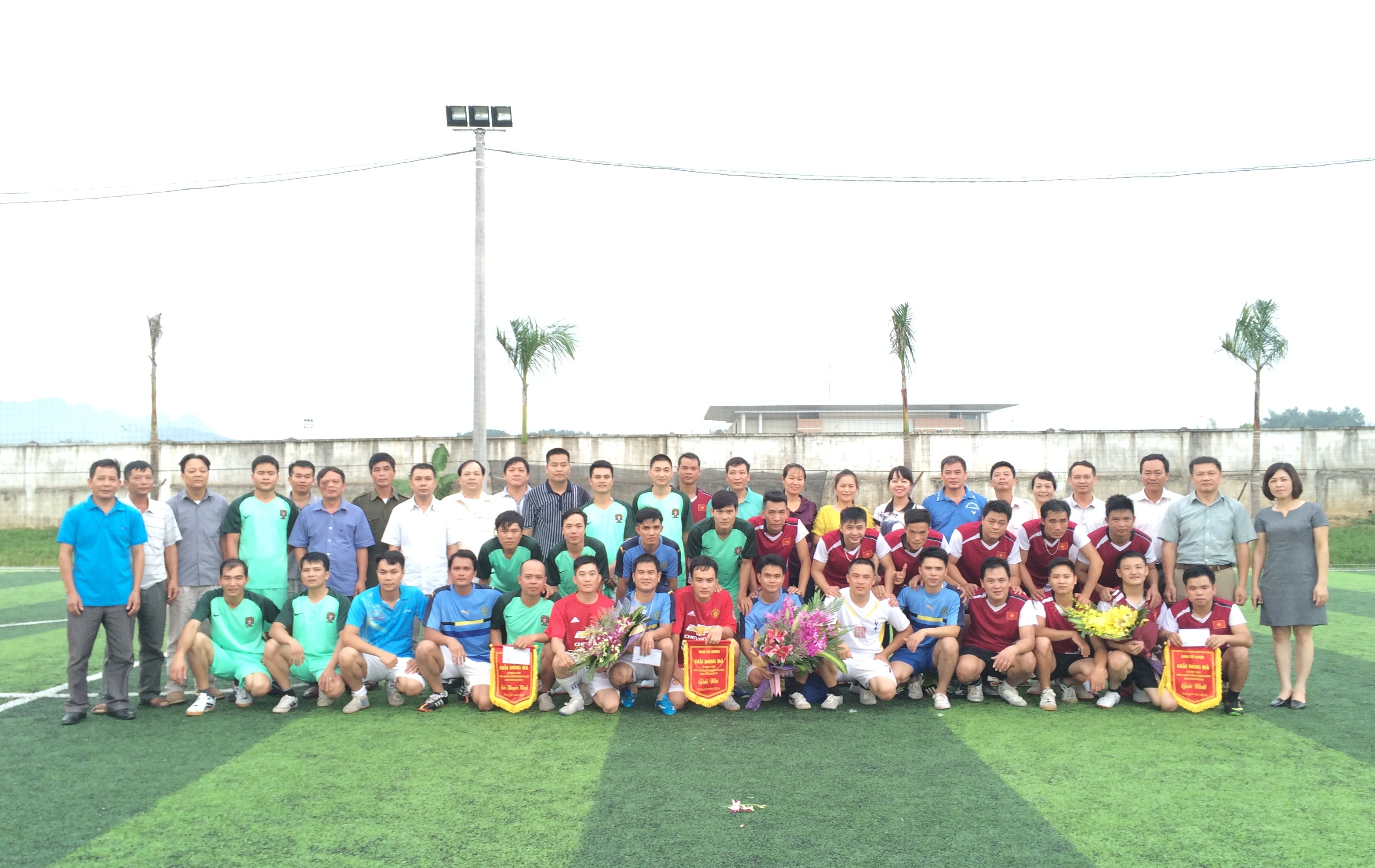 Chi đoàn Cục Thi hành án dân sự tỉnh Cao Bằng tổ chức giải bóng đá  chào mừng kỷ niệm 71 năm  Ngày truyền thống Ngành Tư pháp và  71 nămQuốc khánh nước cộng hòa xã hội chủ nghĩa Việt Nam