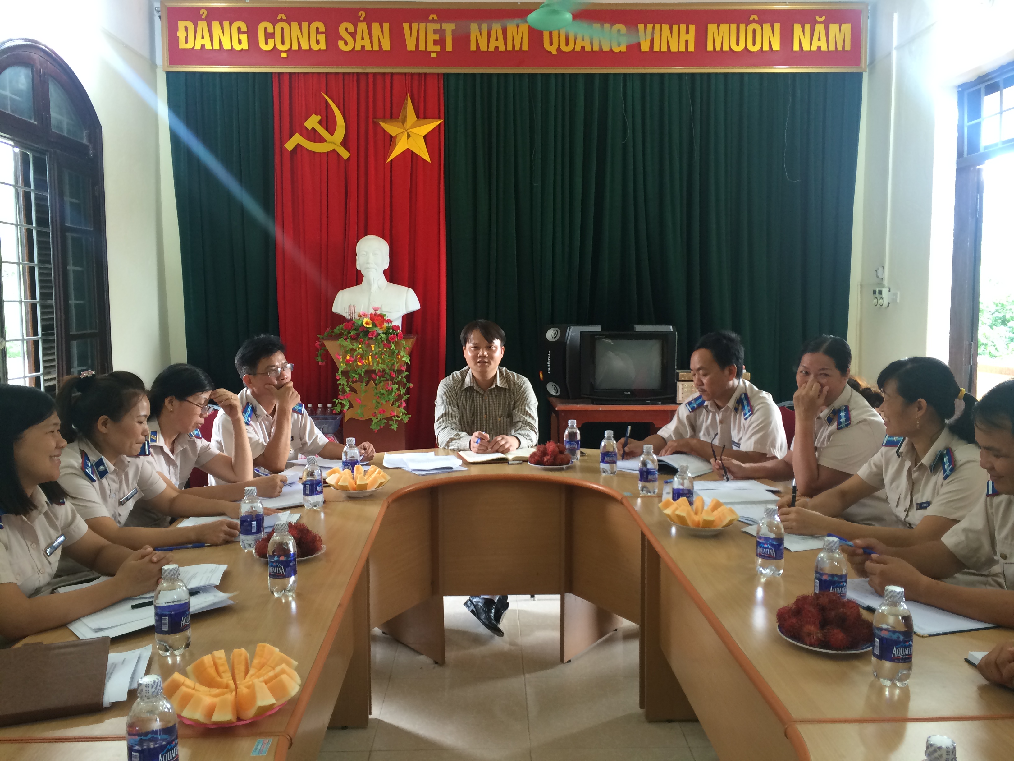 Đồng chí Đặng Văn Huy – Q. Cục trưởng và đoàn công tác Cục Thi hành án dân sự tỉnh làm việc tại huyện Phục Hòa.