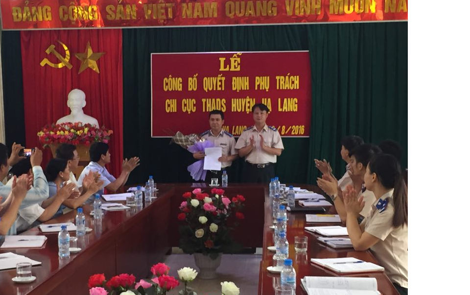 Lễ công bố và trao Quyết định phụ trách Chi cục Thi hành án dân sự  huyện Hạ Lang