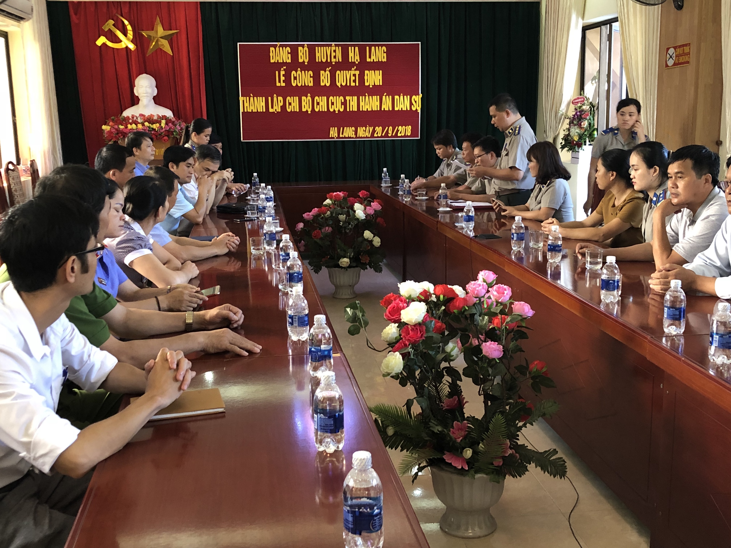 Lễ Công bố Quyết định thành lập Chi bộ Chi cục Thi hành án dân sự huyện Hạ Lang