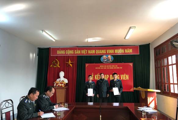 Chi bộ Chi cục THADS huyện Hoà An tổ chức Lễ kết nạp Đảng viên