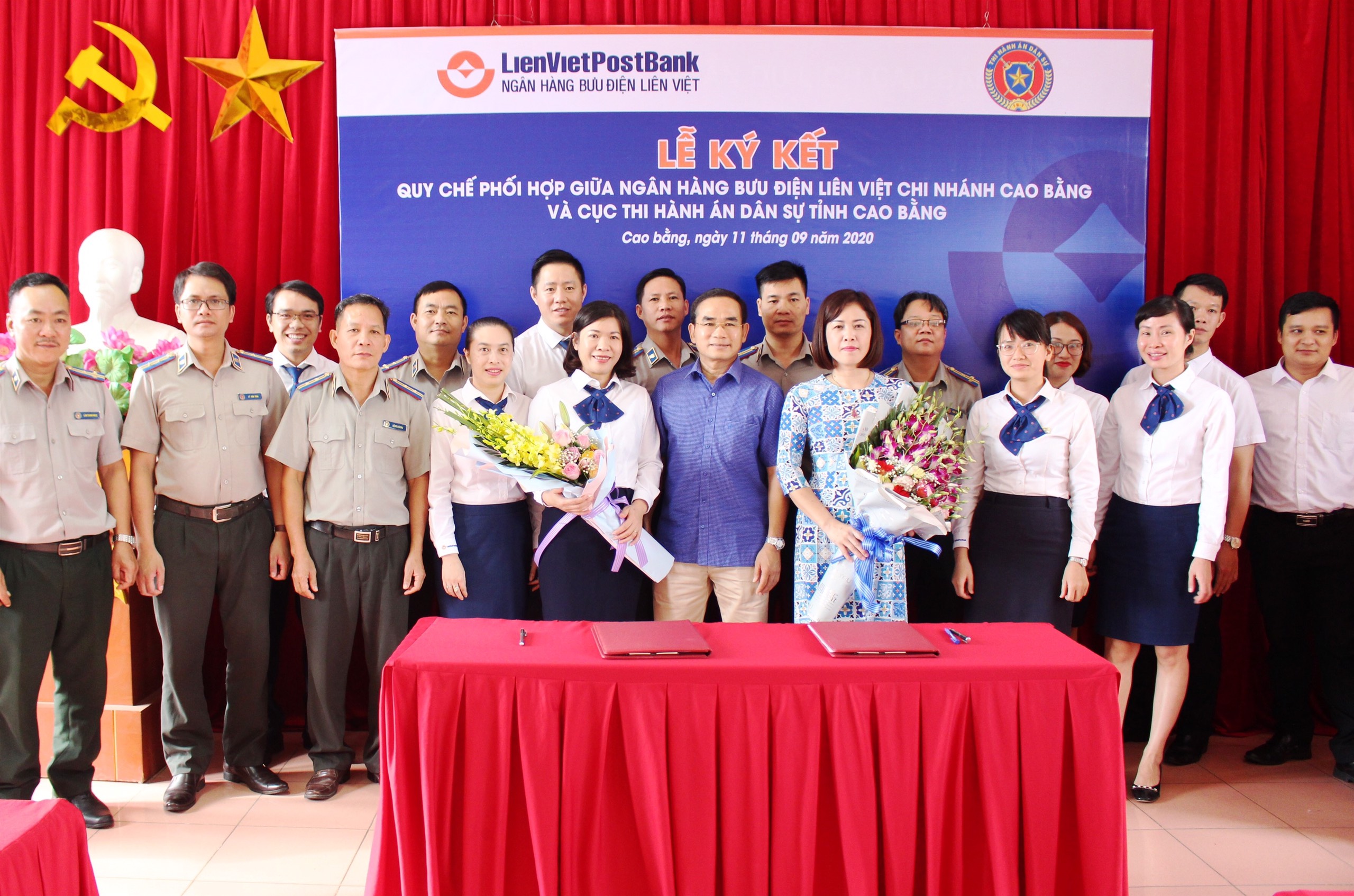 Lễ ký kết Quy chế phối hợp giữa Cục THADS tỉnh và Ngân hàng TMCP Bưu điện Liên Việt chi nhánh tỉnh Cao Bằng trong công tác THADS