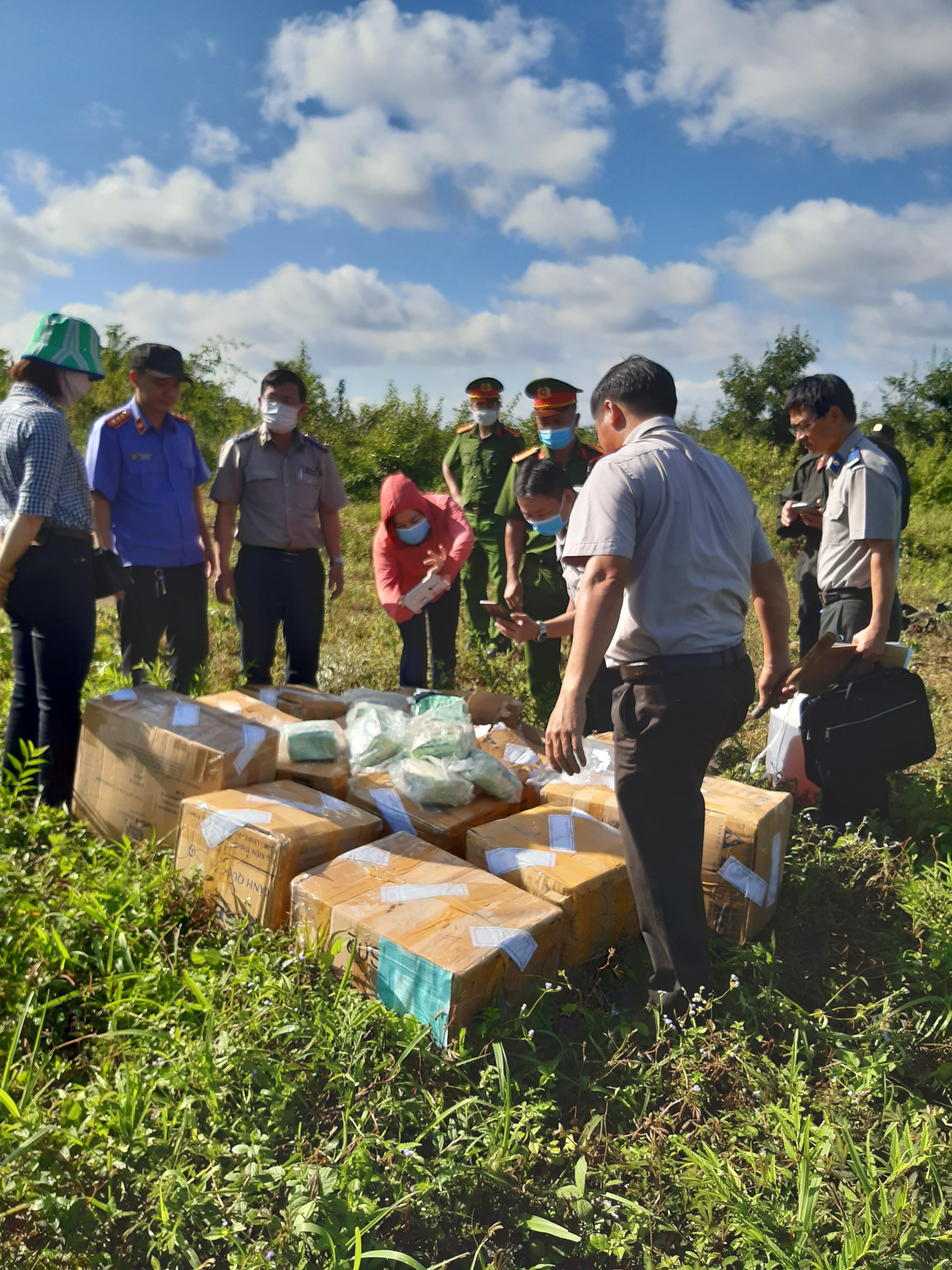 Cục Thi hành án dân sự tỉnh Đắk Lắk tổ chức tiêu hủy 198,51 kg methamphetamine (ma túy đá).