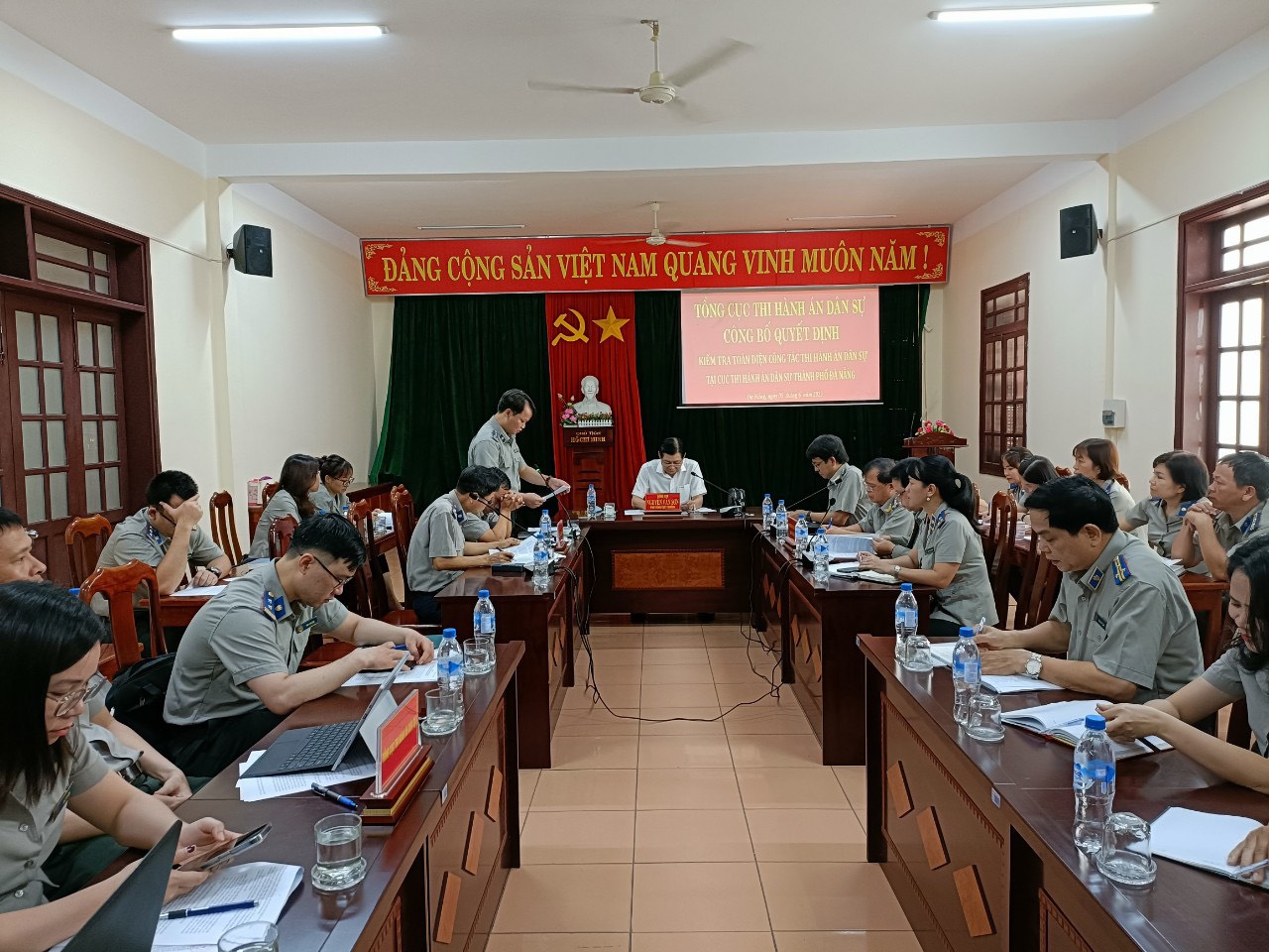 Phó Tổng cục trưởng Trần Thị Phương Hoa làm việc với Cục Thi hành án dân sự thành phố Đà Nẵng