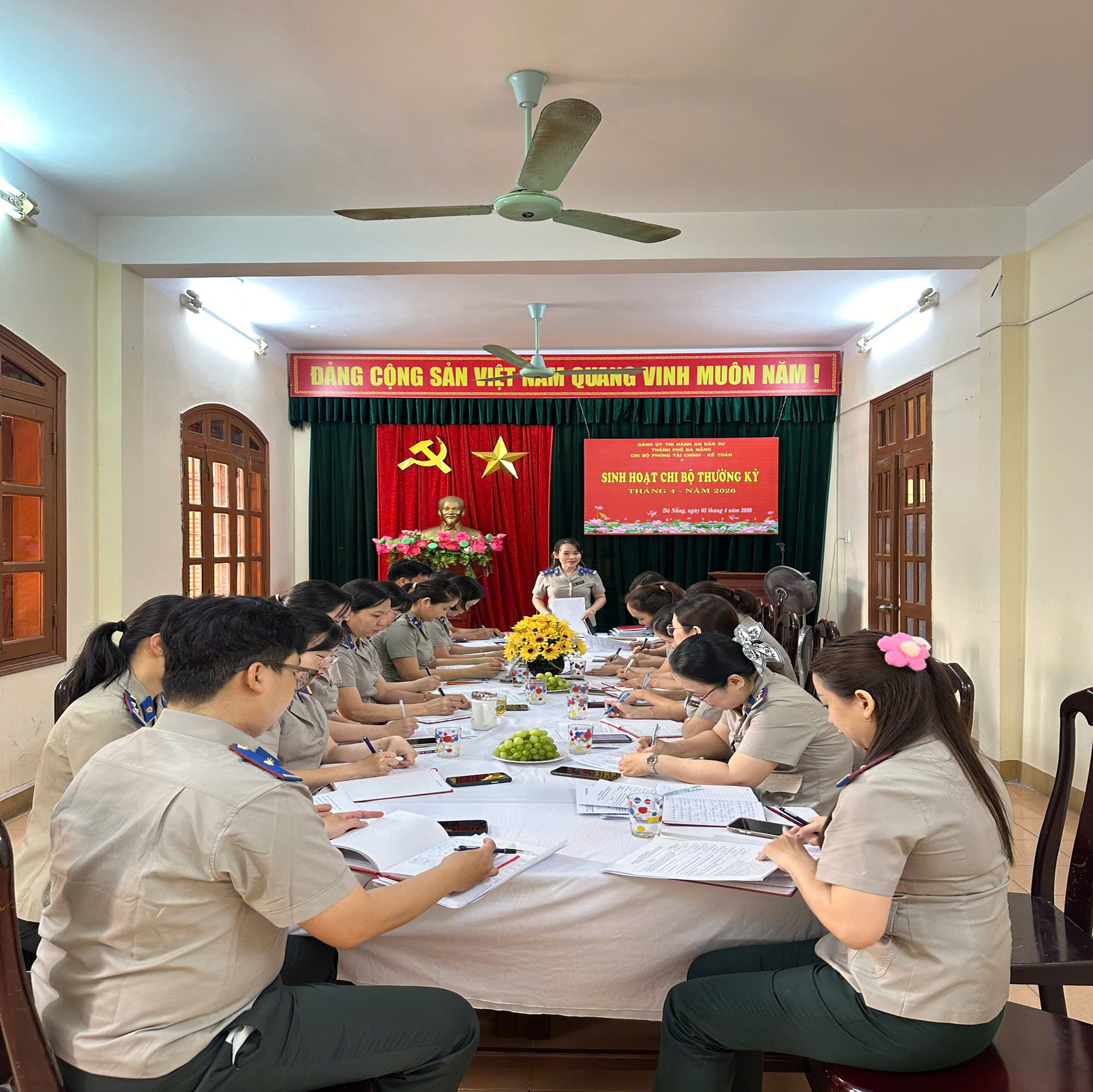 Chi bộ Phòng Tài chính – Kế toán tổ chức sinh hoạt thường kỳ tháng 4/2026