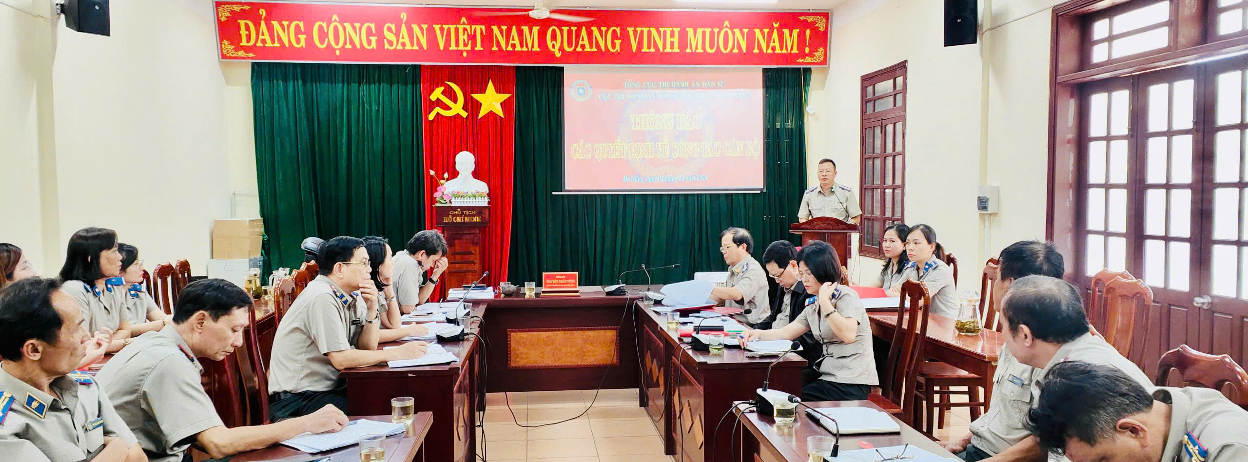 Cục Thi hành án dân sự thành phố Đà Nẵng tổ chức thông báo các quyết định về công tác cán bộ