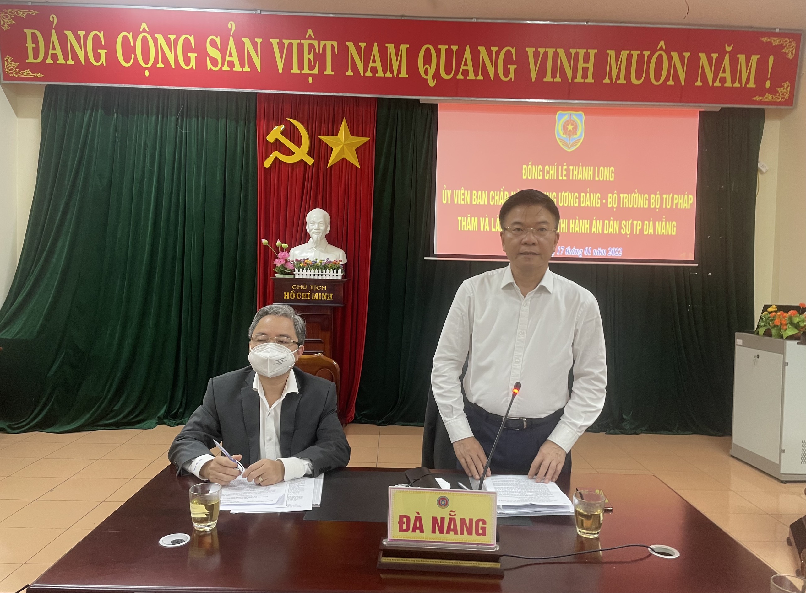 Bộ trưởng Bộ Tư pháp Lê Thành Long làm việc với Cục Thi hành án dân sự  thành phố Đà Nẵng