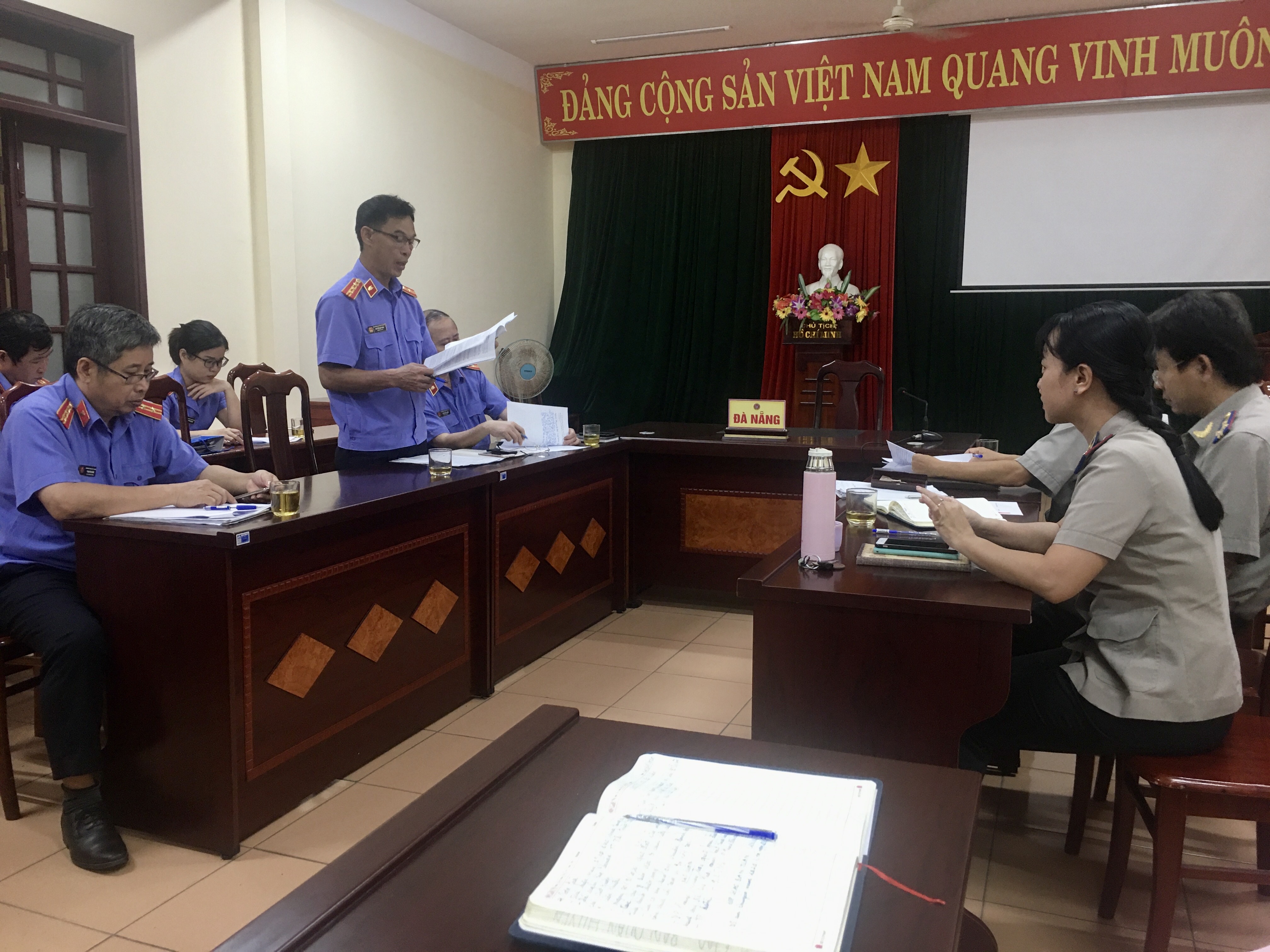 Việm Kiểm sát nhân dân thành phố Đà Nẵng kiểm sát trực tiếp công tác thi hành án dân sự