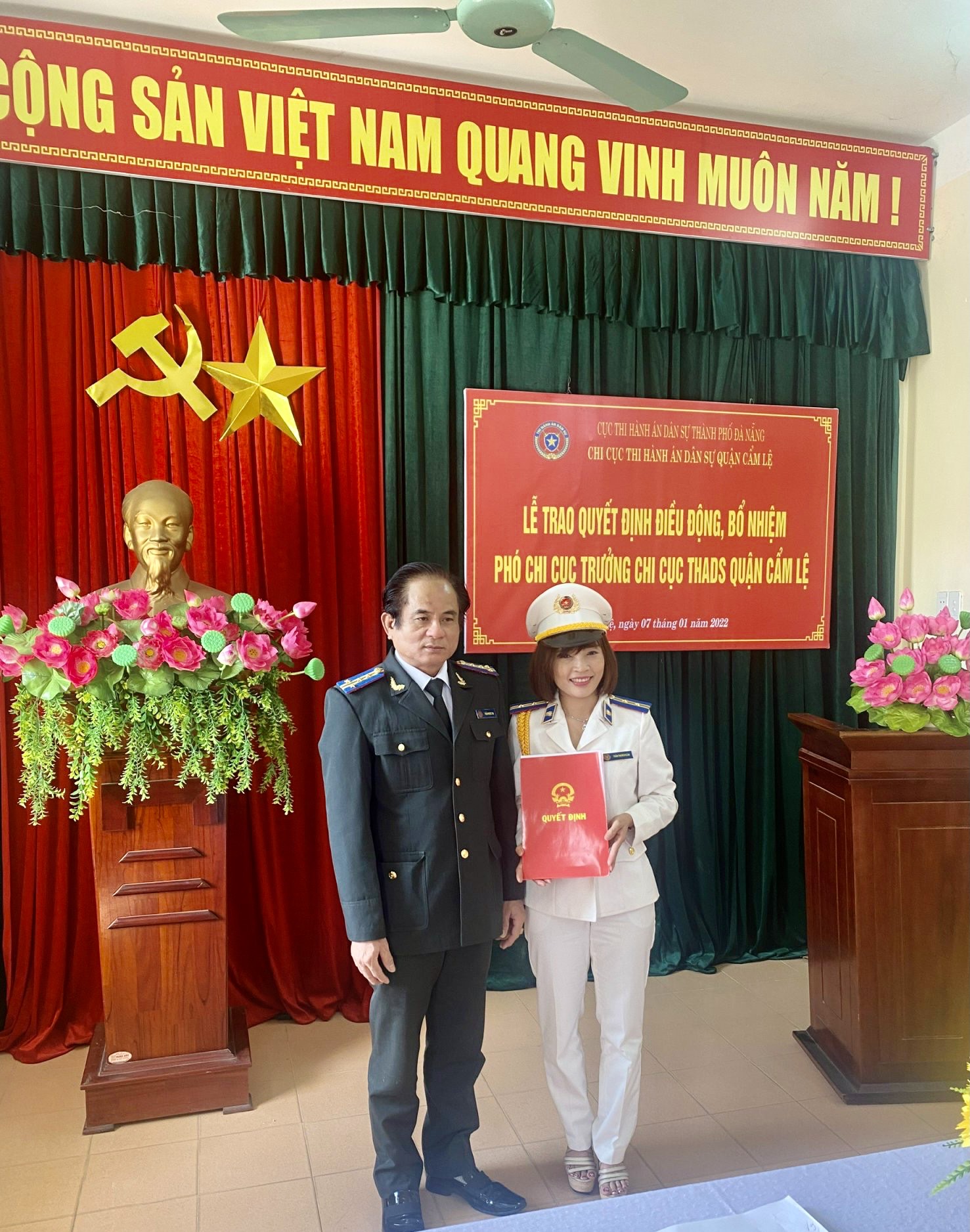 Lễ công bố và trao Quyết định điều động, bổ nhiệm Phó Chi cục trưởng  Chi cục Thi hành án dân sự quận Cẩm Lệ, thành phố Đà Nẵng