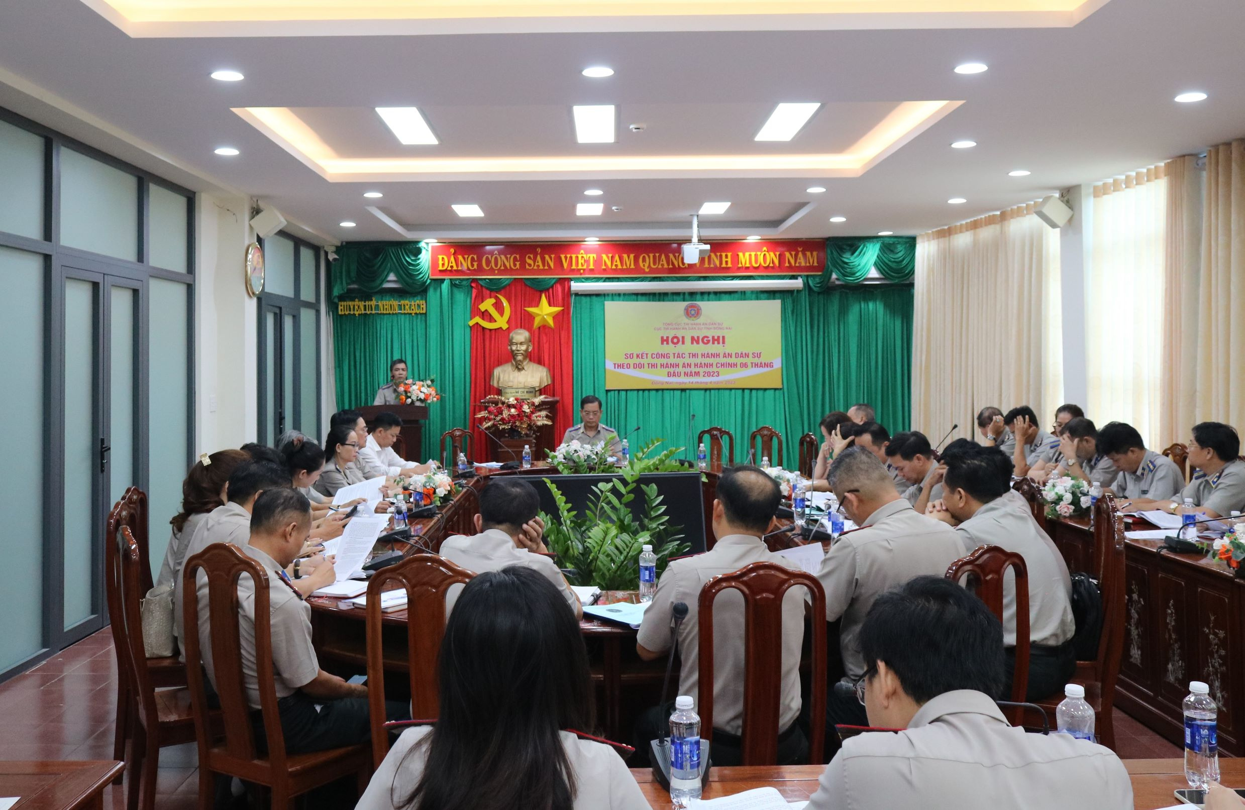 Chiều 14/4, Cục Thi hành án dân sự (THADS) tỉnh Đồng Nai đã tổ chức hội nghị sơ kết công tác THADS, theo dõi Thi hành án hành chính 06 tháng đầu năm 2023.