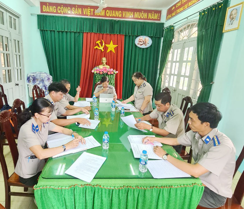 Chi cục Thi hành án dân sự huyện Tân Hồng tổ chức họp giao ban đánh giá kết quả công tác 10 tháng đầu năm và phương hướng những tháng còn lại của năm công tác 2022