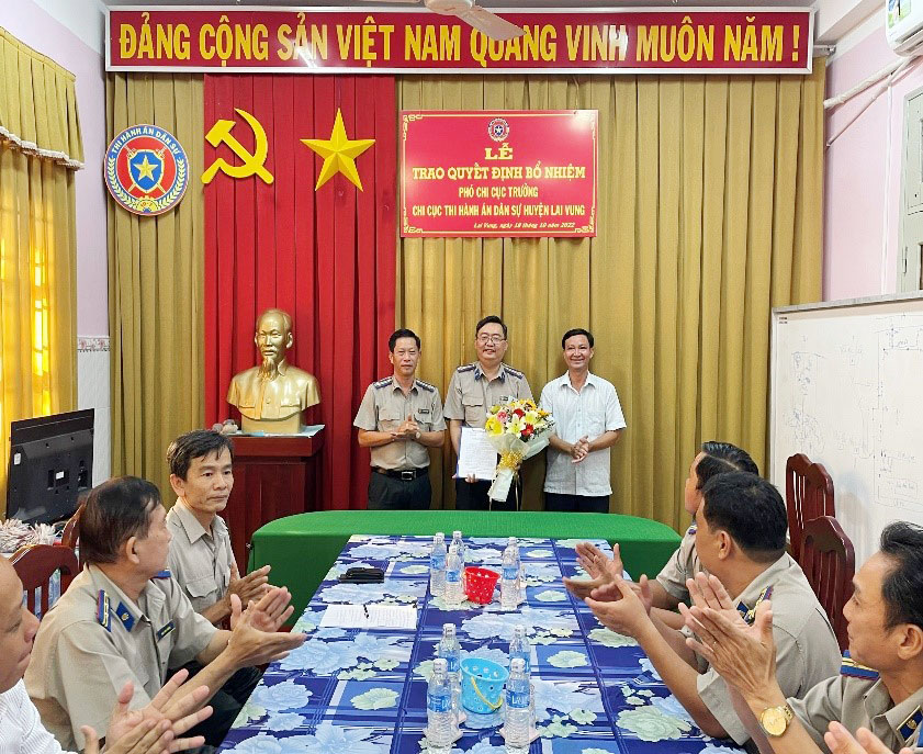 Công bố và trao quyết định bổ nhiệm Phó Chi cục trưởng Chi cục Thi hành án dân sự huyện Lai Vung